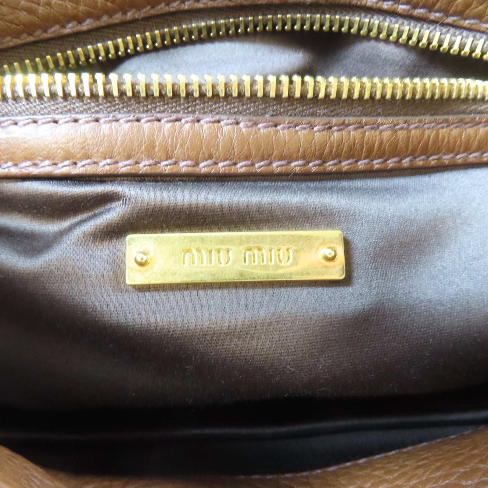 Miu Miu 牛皮皮革Shoulder Bag金扣肩背袋啡色
