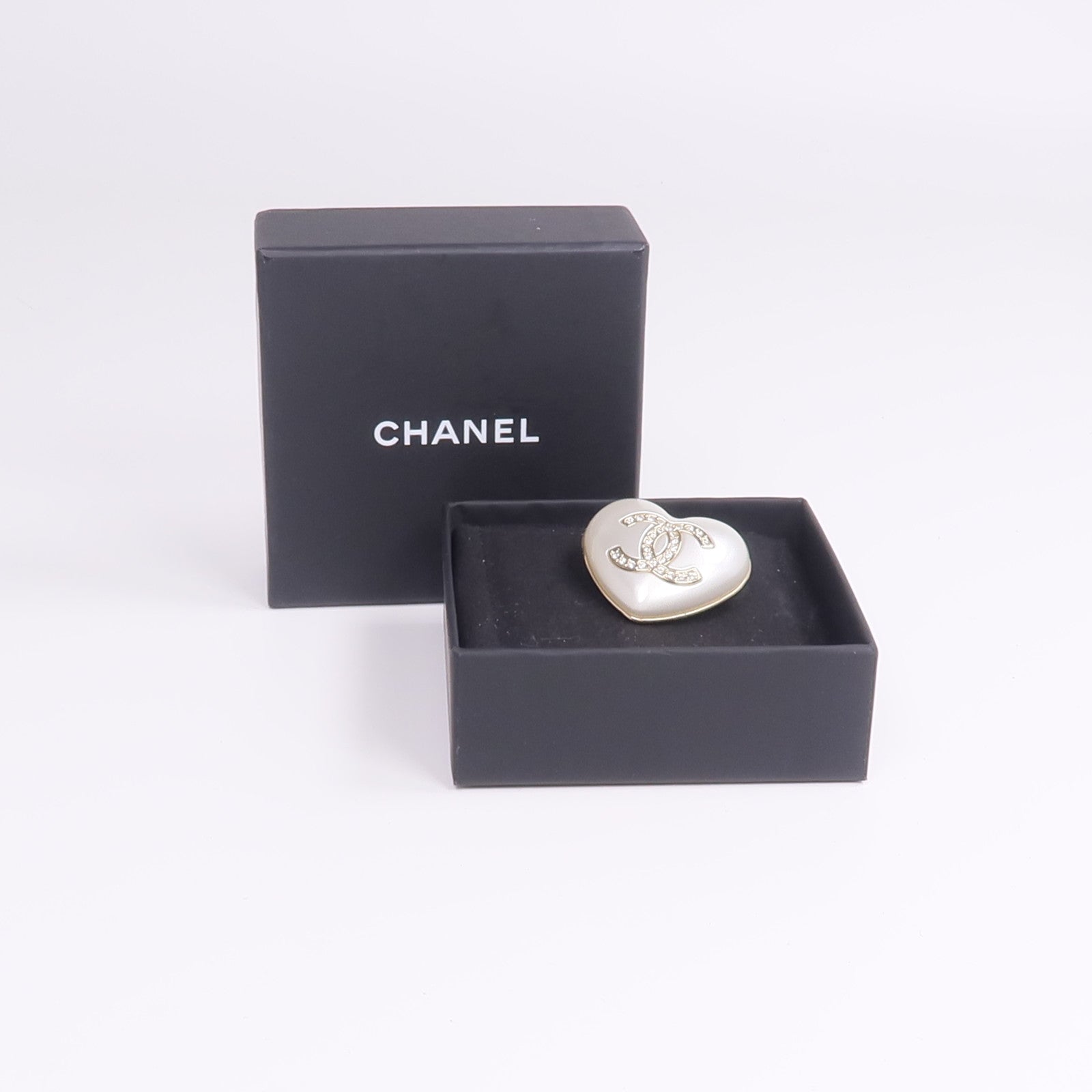 CHANEL 金屬/樹脂Brooch胸針