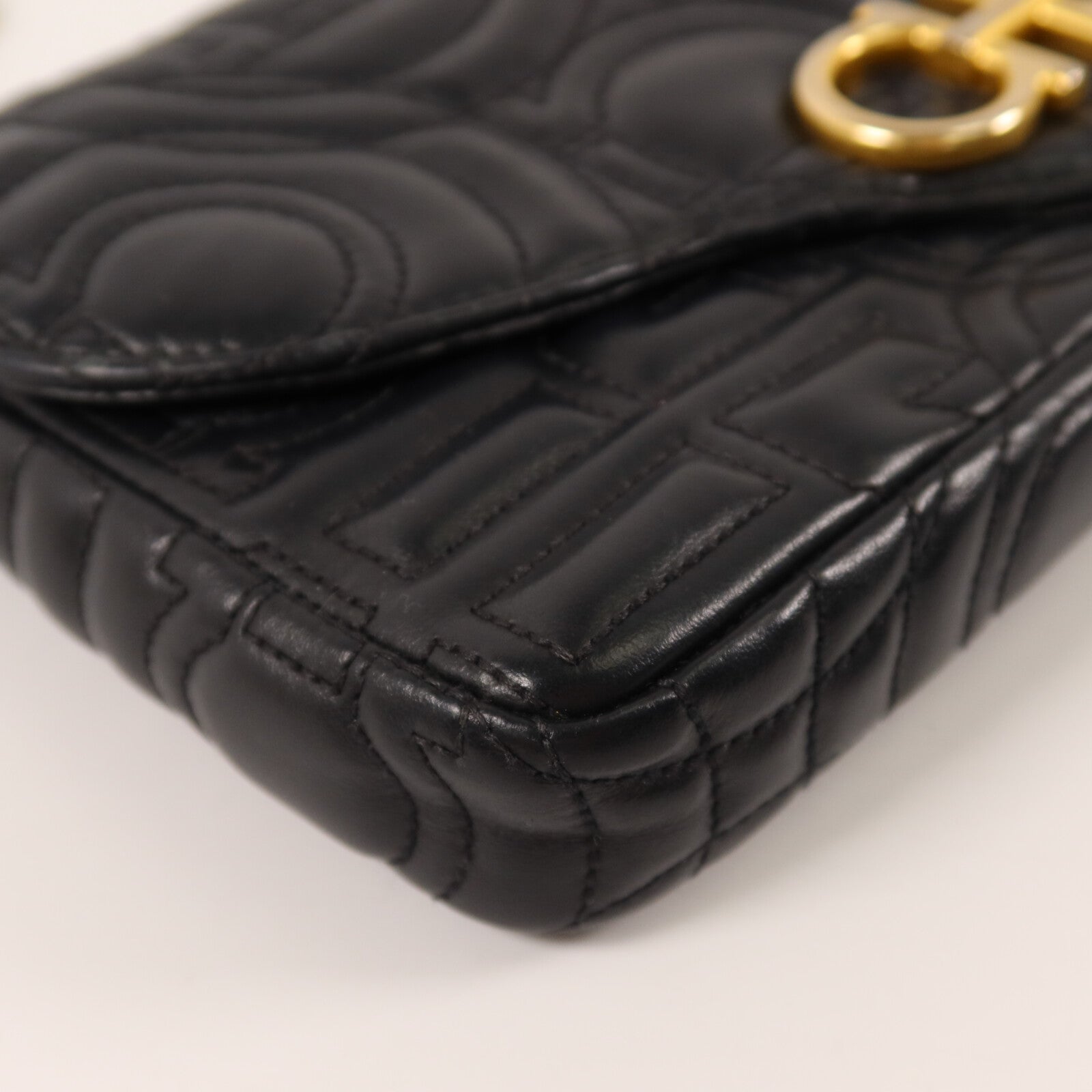 Salvatore Ferragamo 牛皮皮革Shoulder Bag鏈帶肩背袋