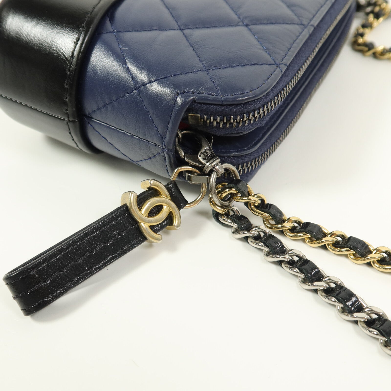 CHANEL 牛皮皮革Gabrielle Wallet On Chain鏈帶肩背袋