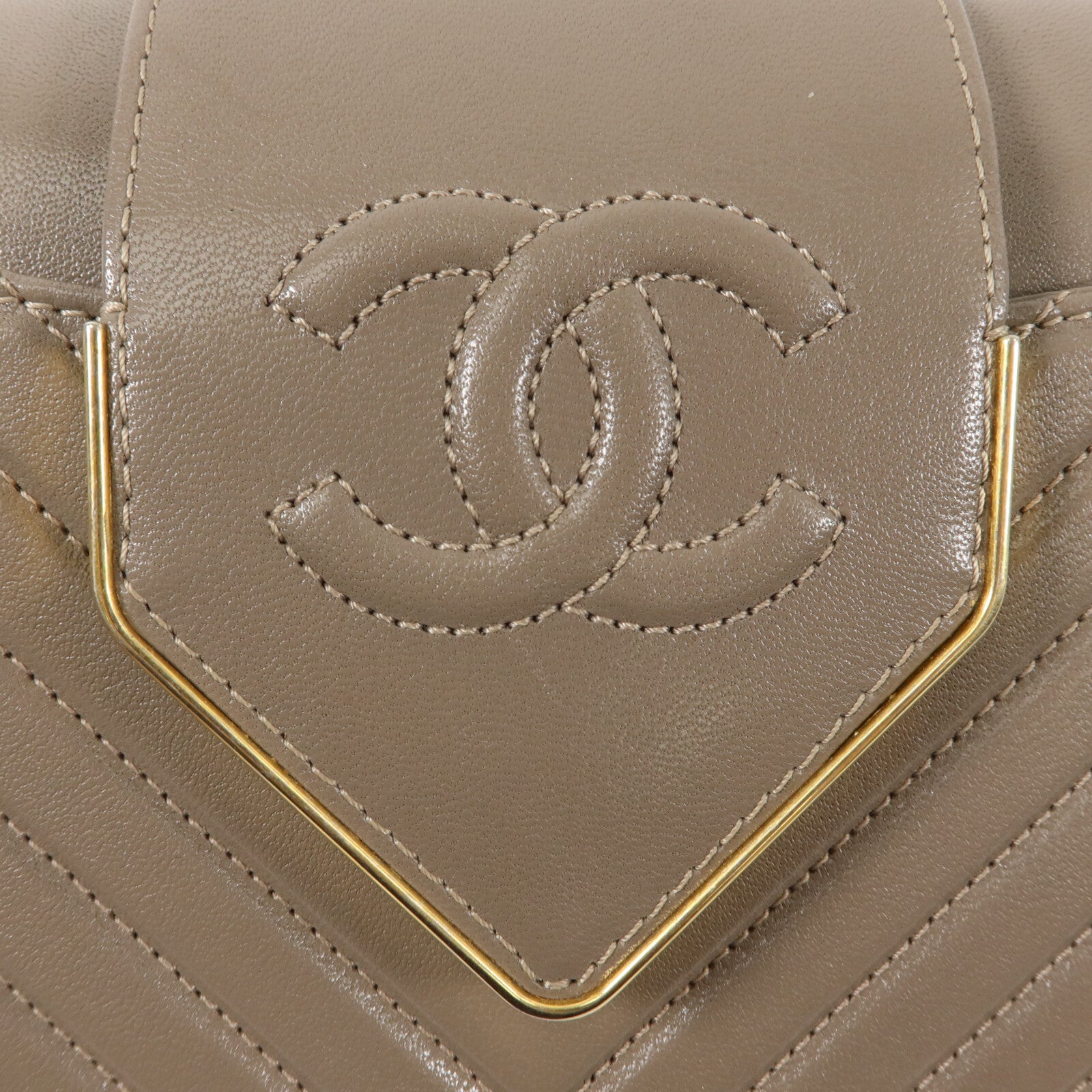 CHANEL 羊皮皮革Chevron Flap Bag鏈帶肩背袋