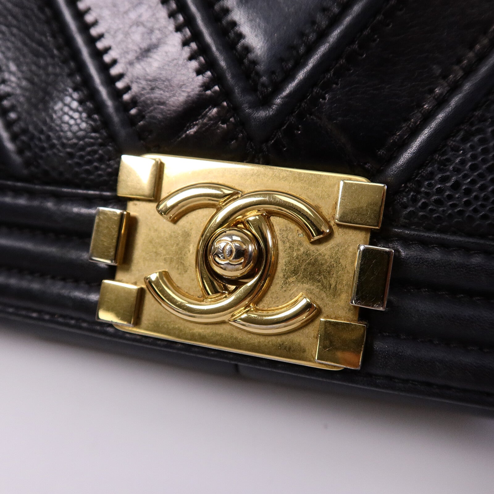 CHANEL 牛皮皮革Boy 25鏈帶肩背袋
