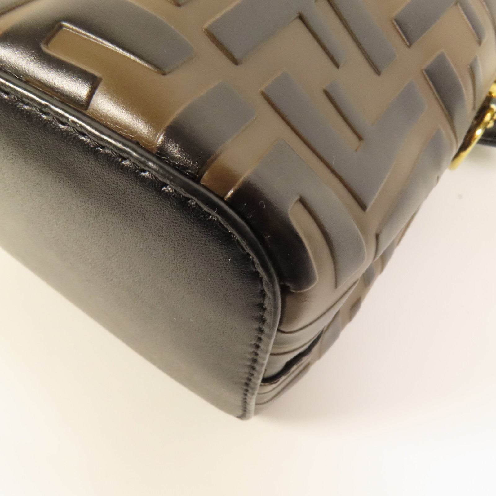 FENDI 牛皮皮革Mon Tresor金扣肩背袋