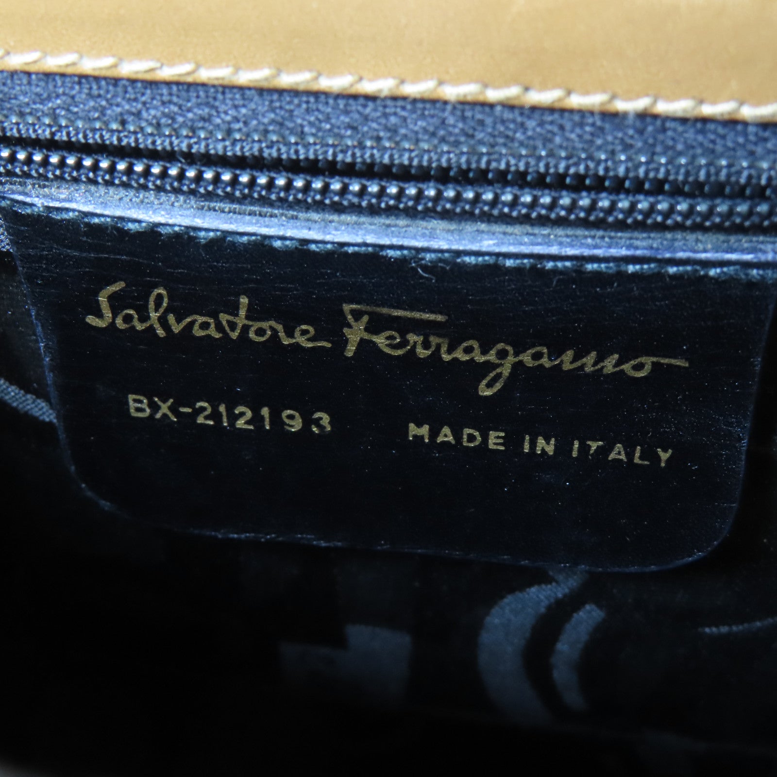 Salvatore Ferragamo 牛皮皮革2 Way Shoulder Bag金扣手挽肩背兩用袋啡色