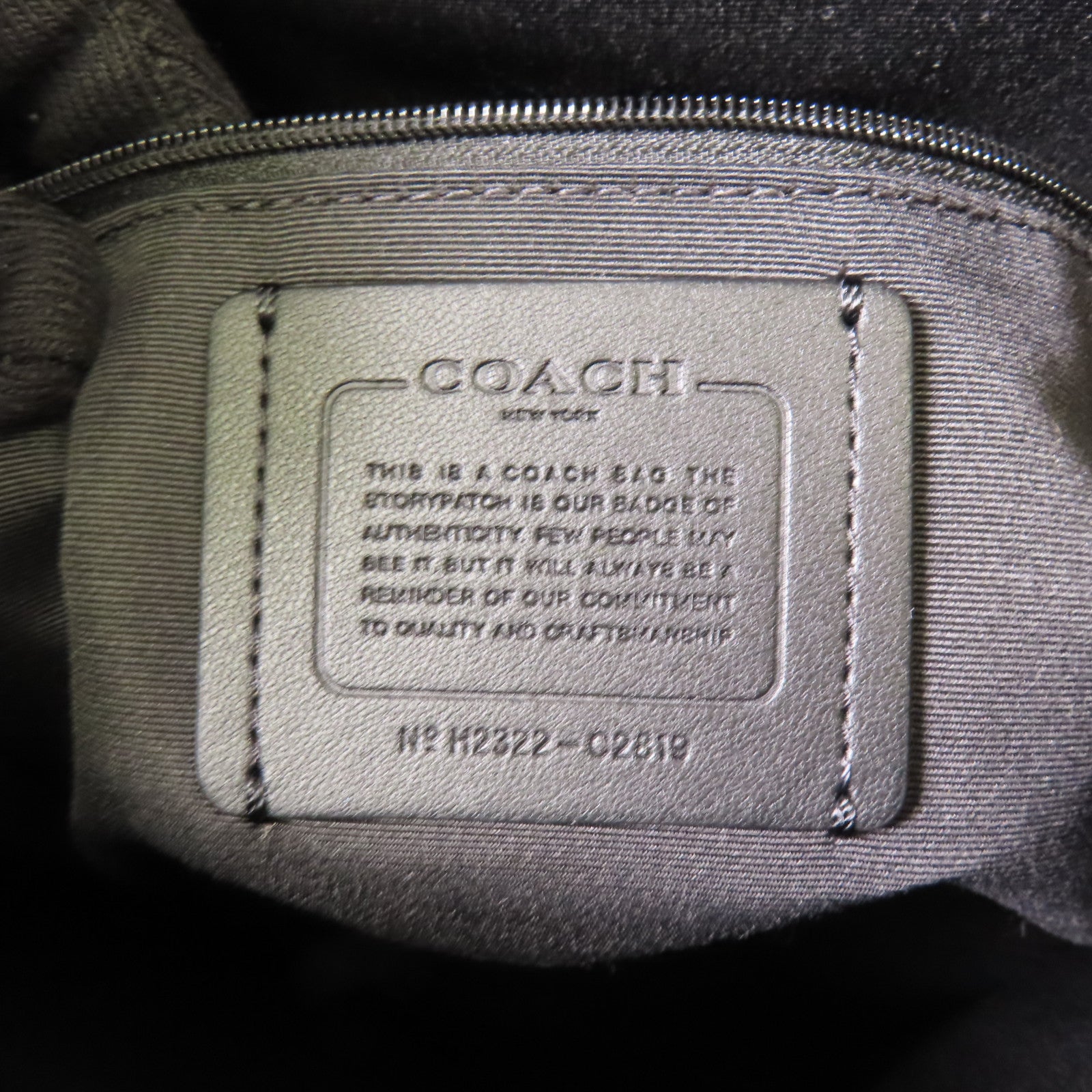 COACH 塗層帆布Shoulder Bag金扣肩背袋