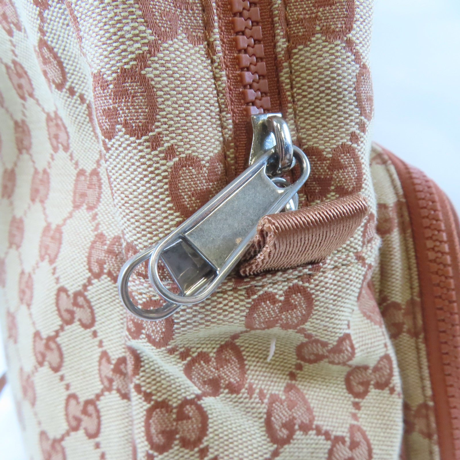 GUCCI 帆布NY Yankees銀扣背包啡色