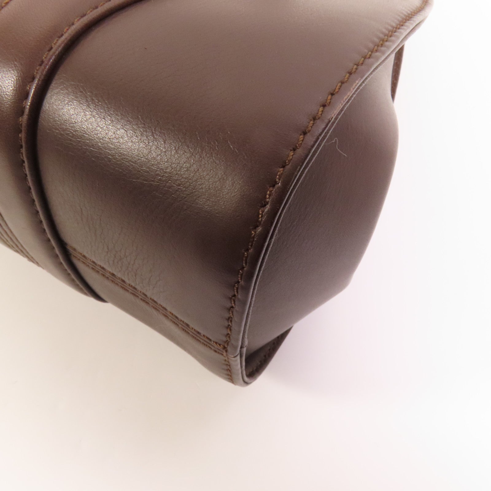 LOEWE 牛皮皮革Handbag銀扣手挽袋