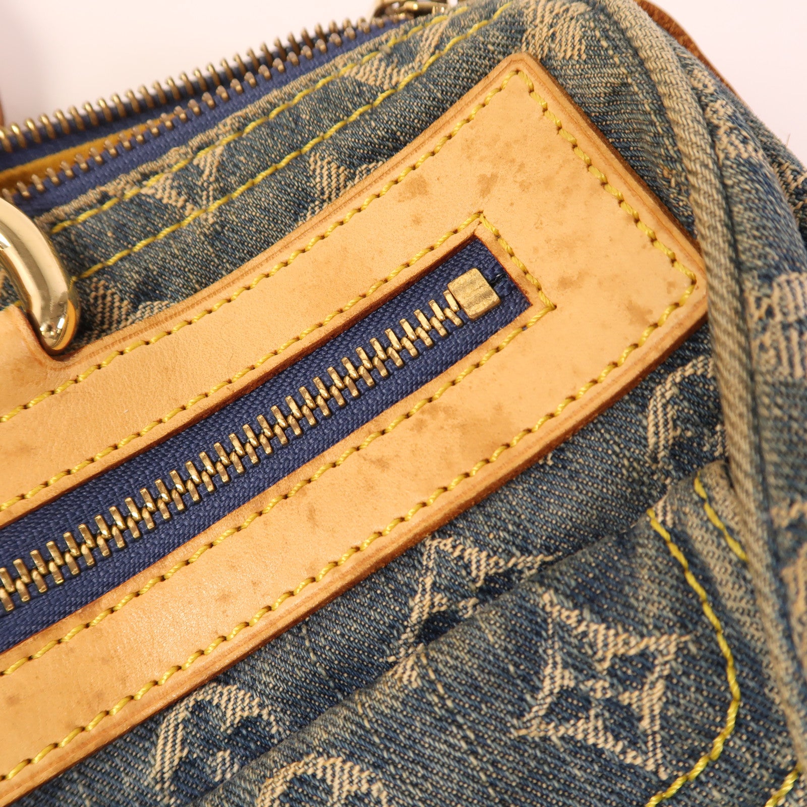 LOUIS VUITTON Monogram Denim Neo Speedy金扣手挽袋