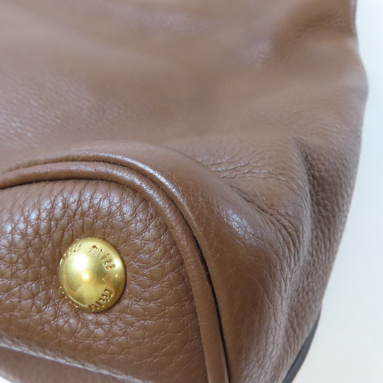 Miu Miu 牛皮皮革Shoulder Bag金扣肩背袋啡色