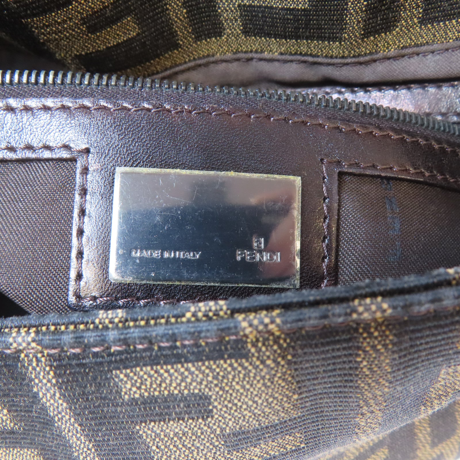 FENDI 帆布Shoulder Bag銀扣肩背袋啡色