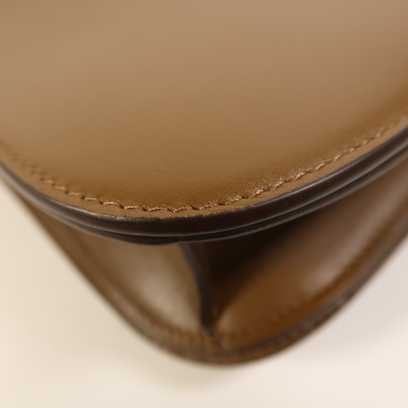 CELINE 牛皮皮革Classic Box金扣肩背袋