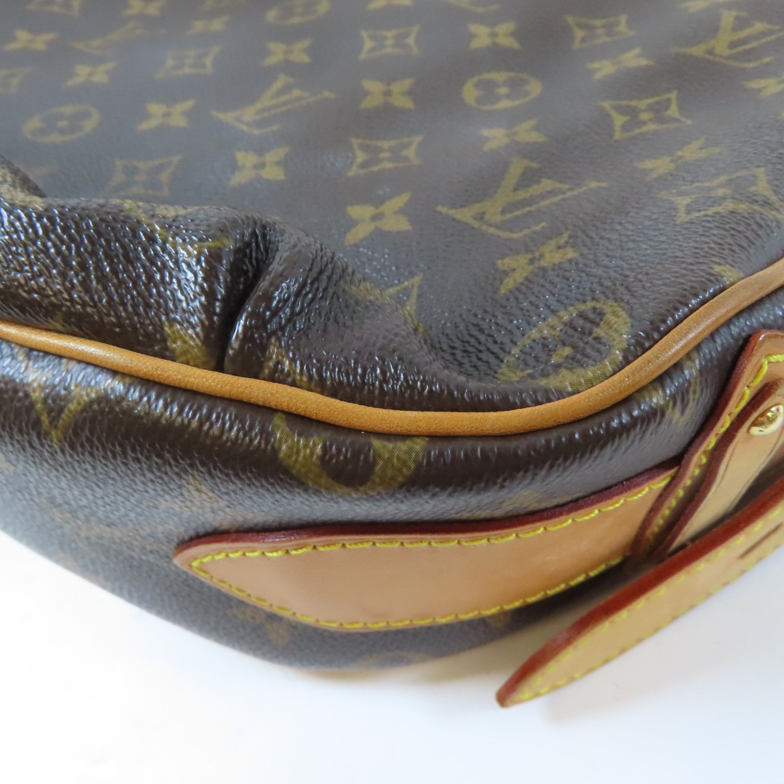 LOUIS VUITTON Monogram Tulum GM Shoulder Bag金扣肩背袋啡色