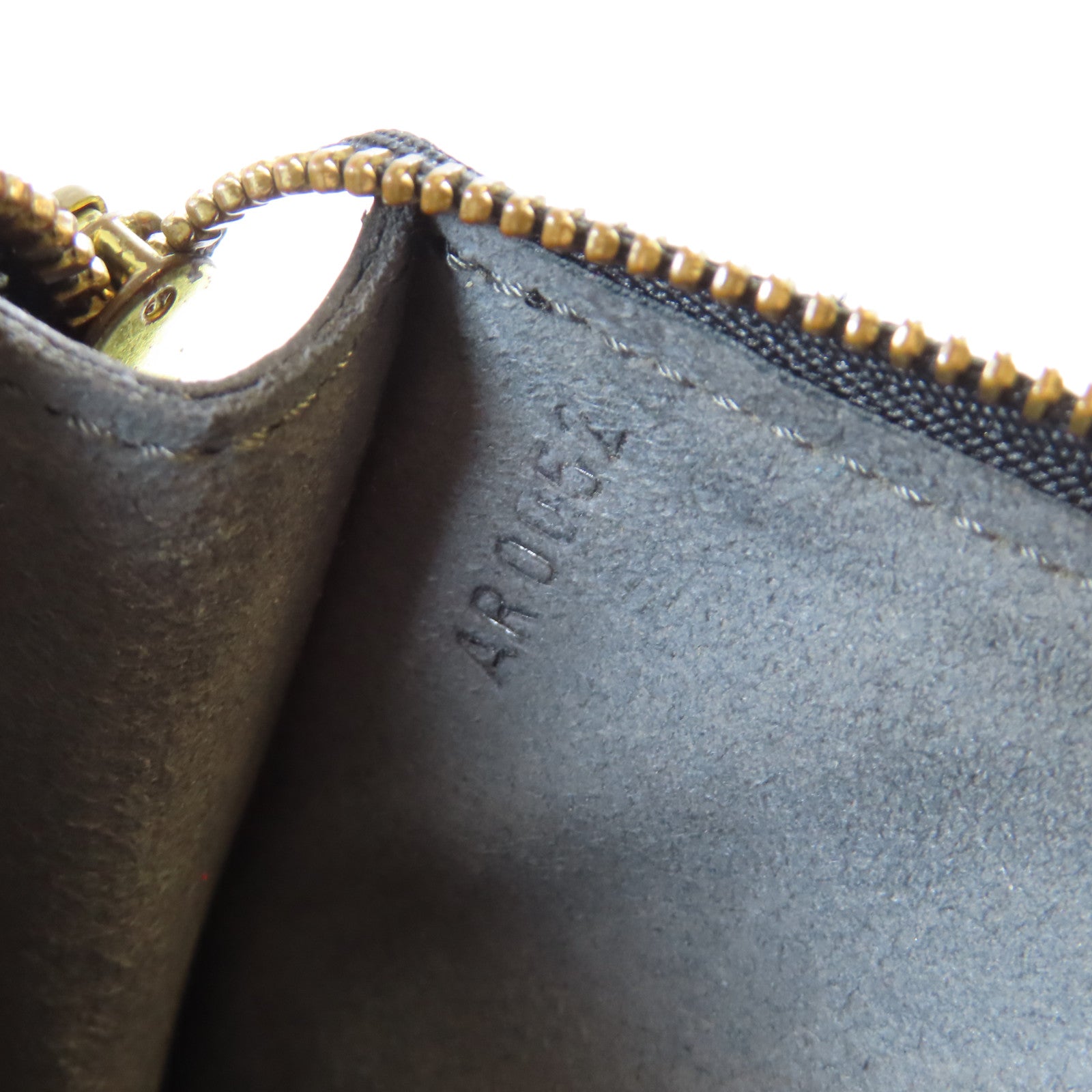 LOUIS VUITTON 【激減優惠】Epi Pochette Accessoires金扣肩背袋黑色