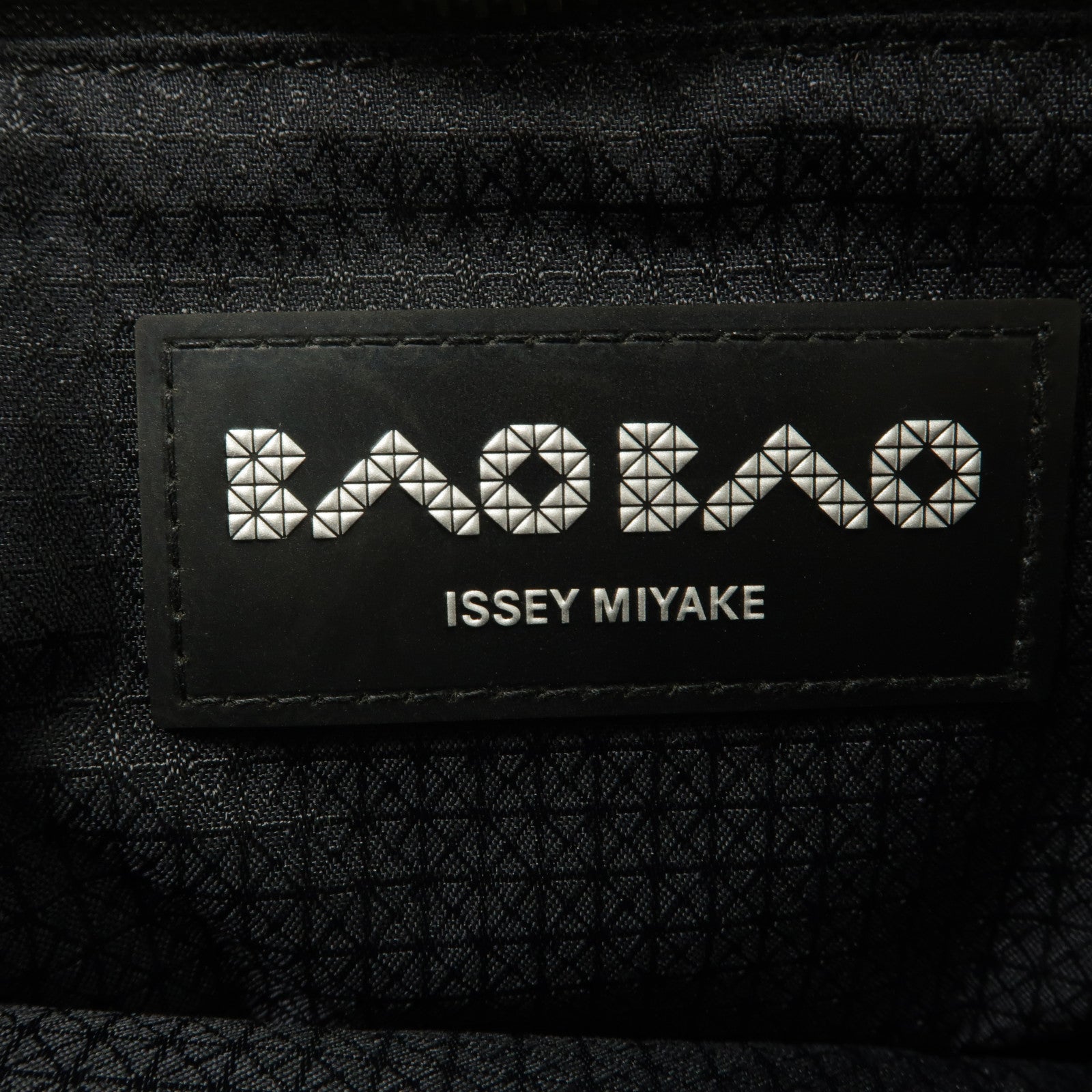 BAO BAO ISSEYMIYAKE PVC Shoulder Bag鏈帶肩背袋