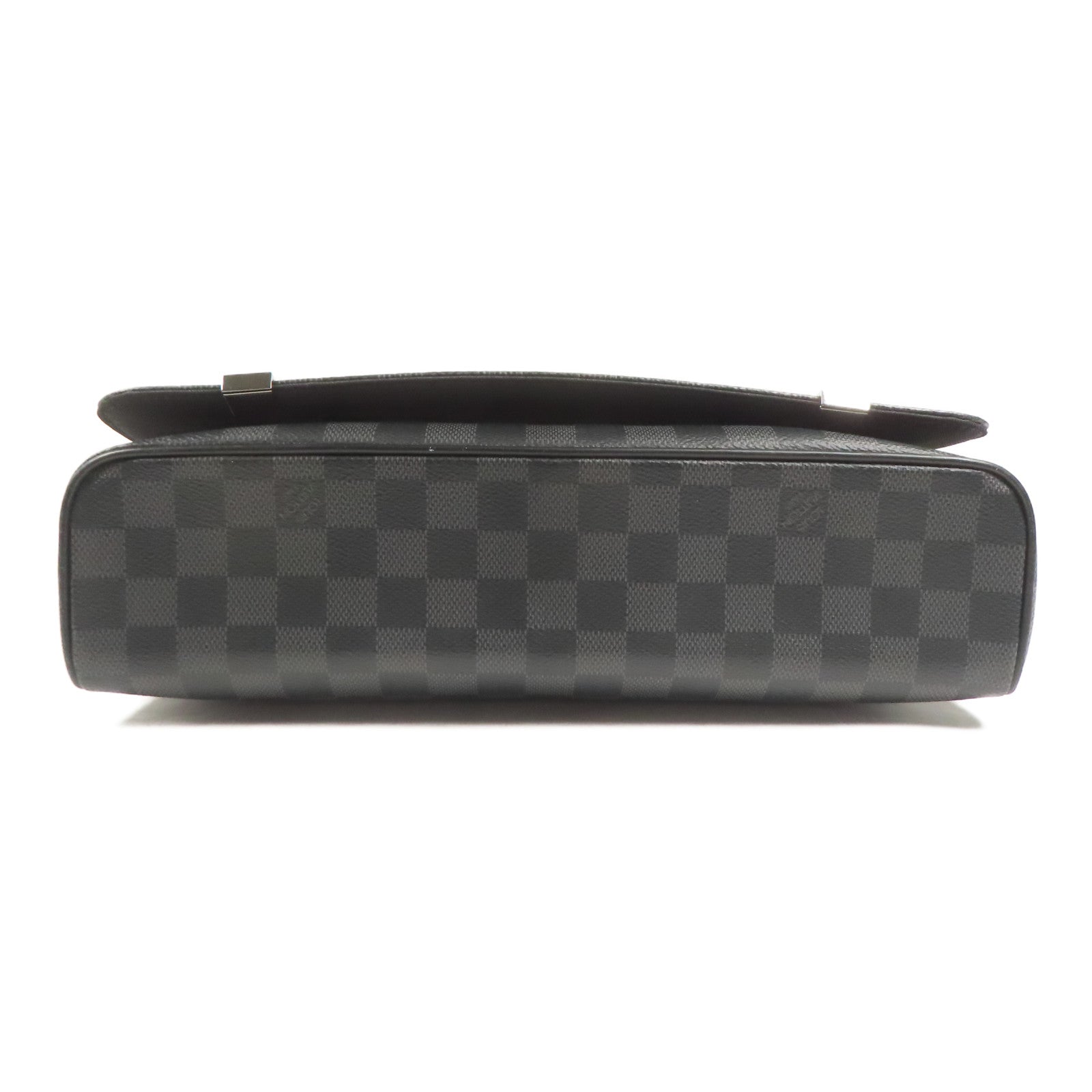 LOUIS VUITTON Damier Graphite District MM銀扣肩背袋