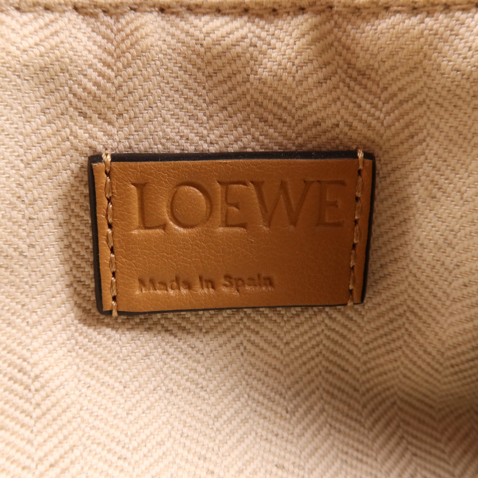 LOEWE 牛皮皮革Puzzle Medium金扣手挽肩背兩用袋