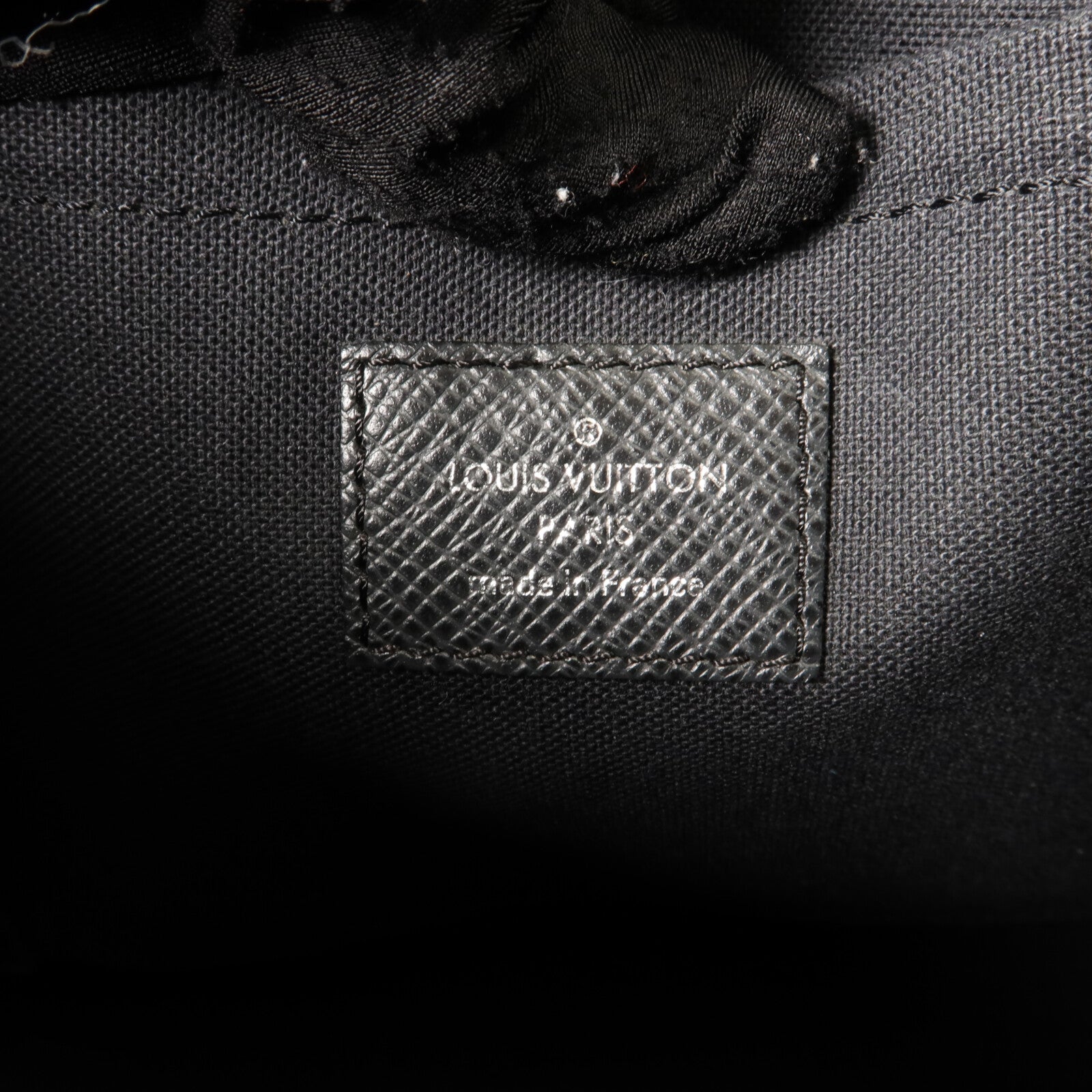 LOUIS VUITTON Taiga Andrei肩背袋