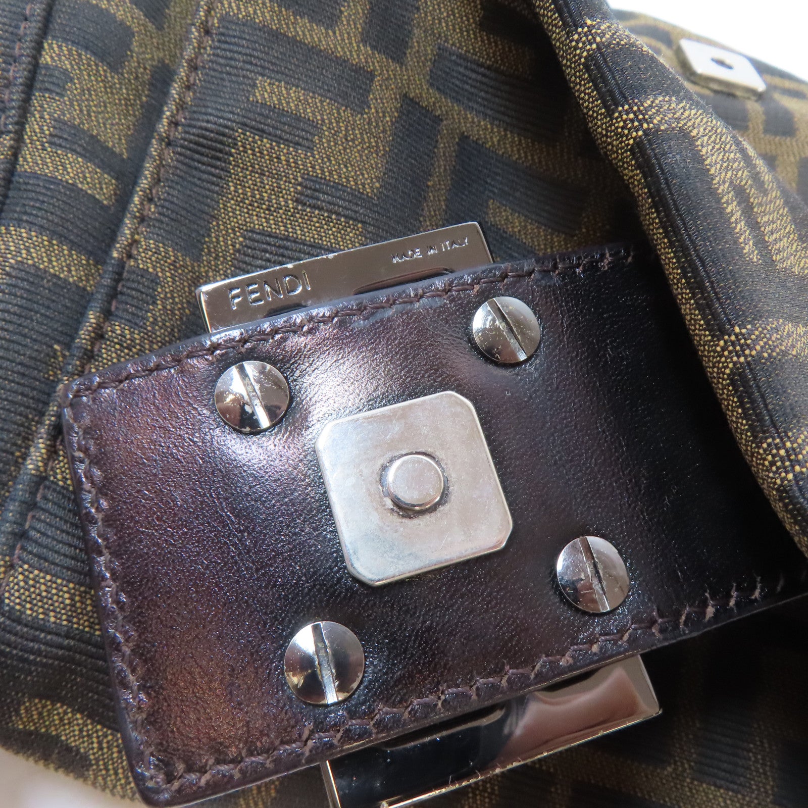 FENDI 帆布Shoulder Bag銀扣肩背袋啡色