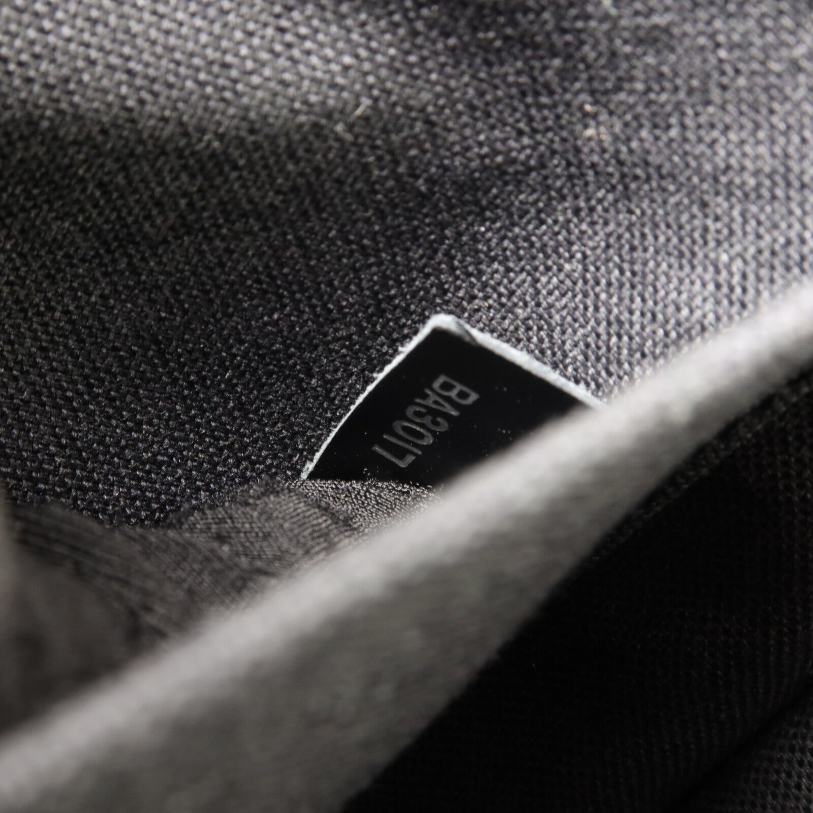 LOUIS VUITTON Taiga Andrei肩背袋