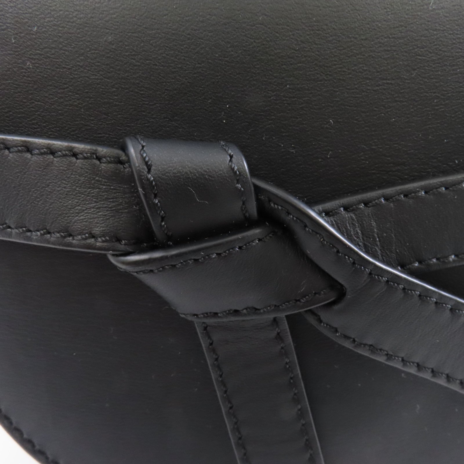 LOEWE 牛皮皮革Mini Gate金扣肩背袋黑色