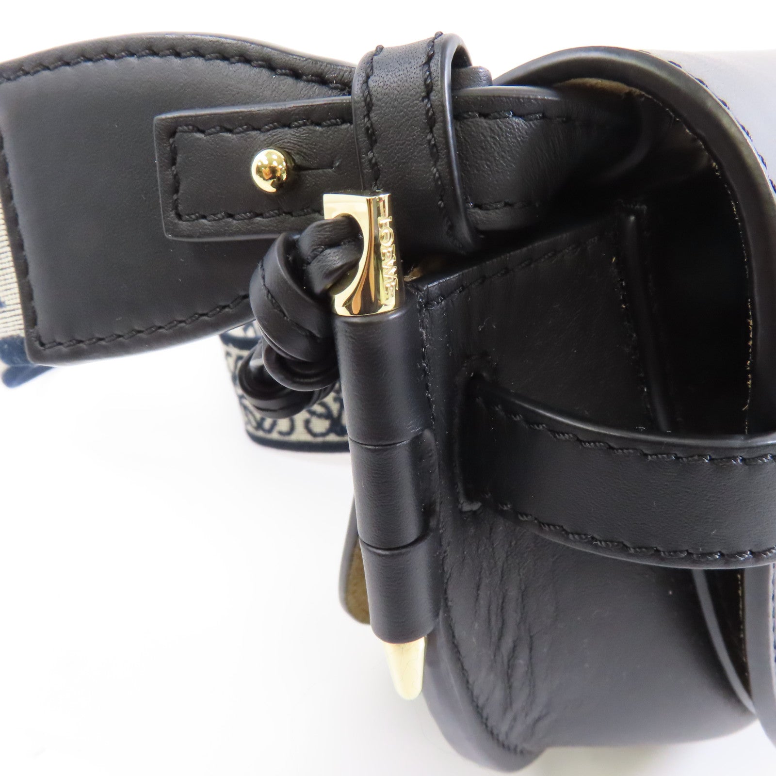 LOEWE 牛皮皮革Mini Gate金扣肩背袋黑色