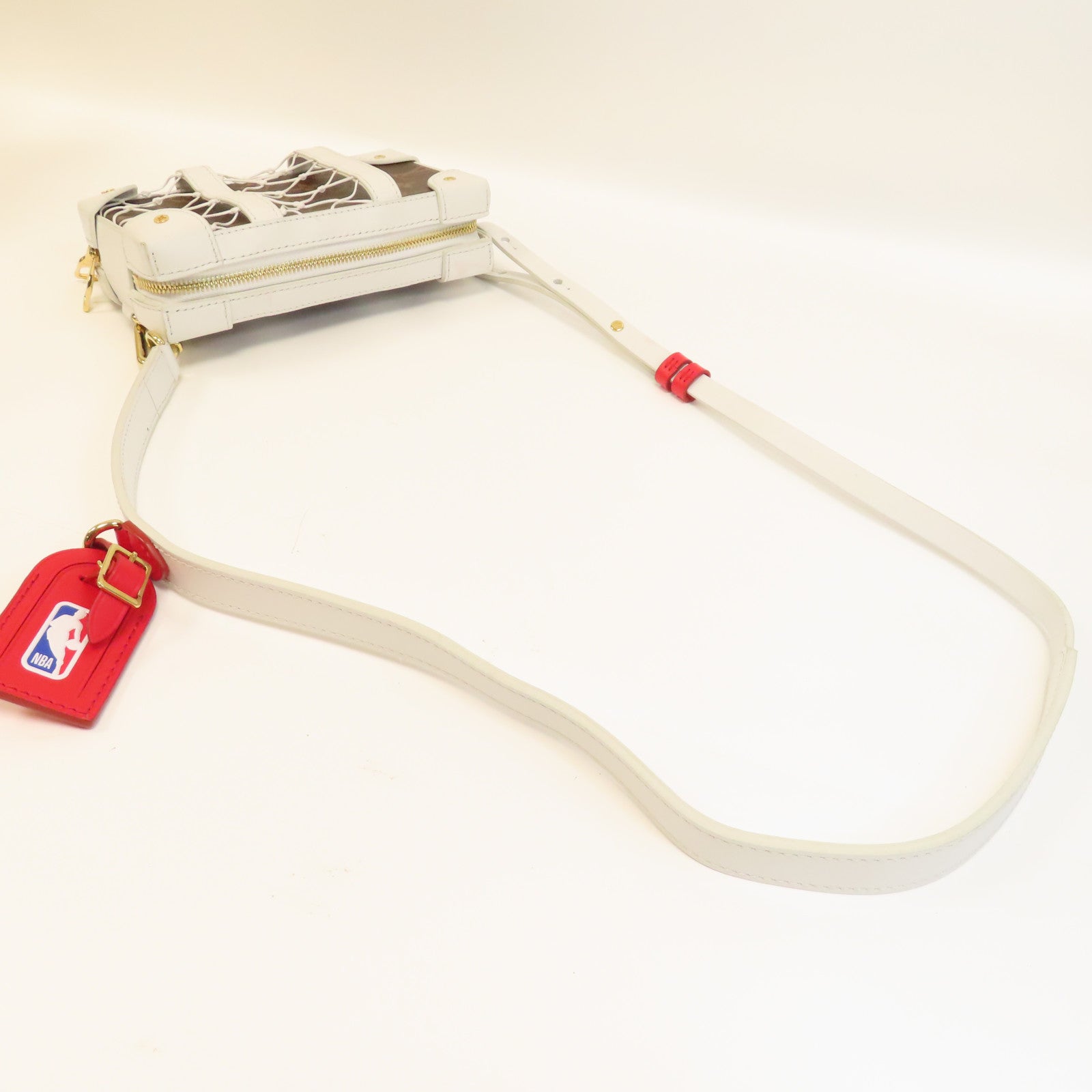 LOUIS VUITTON 【激減優惠】Monogram/皮革LVxNBA Soft Trunk金扣肩背袋啡色/白色