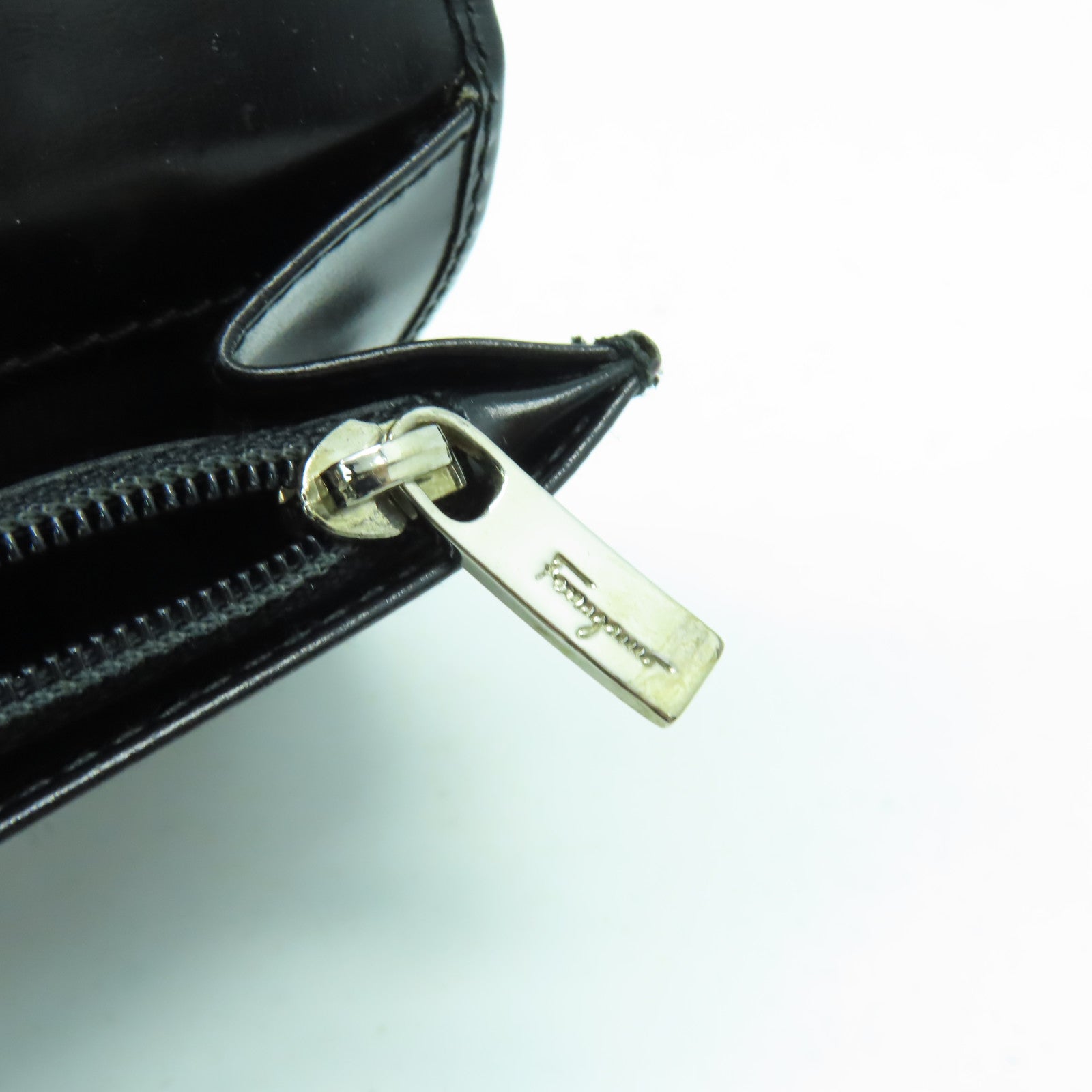 Salvatore Ferragamo 漆皮皮革Long Wallet銀扣長錢包黑色
