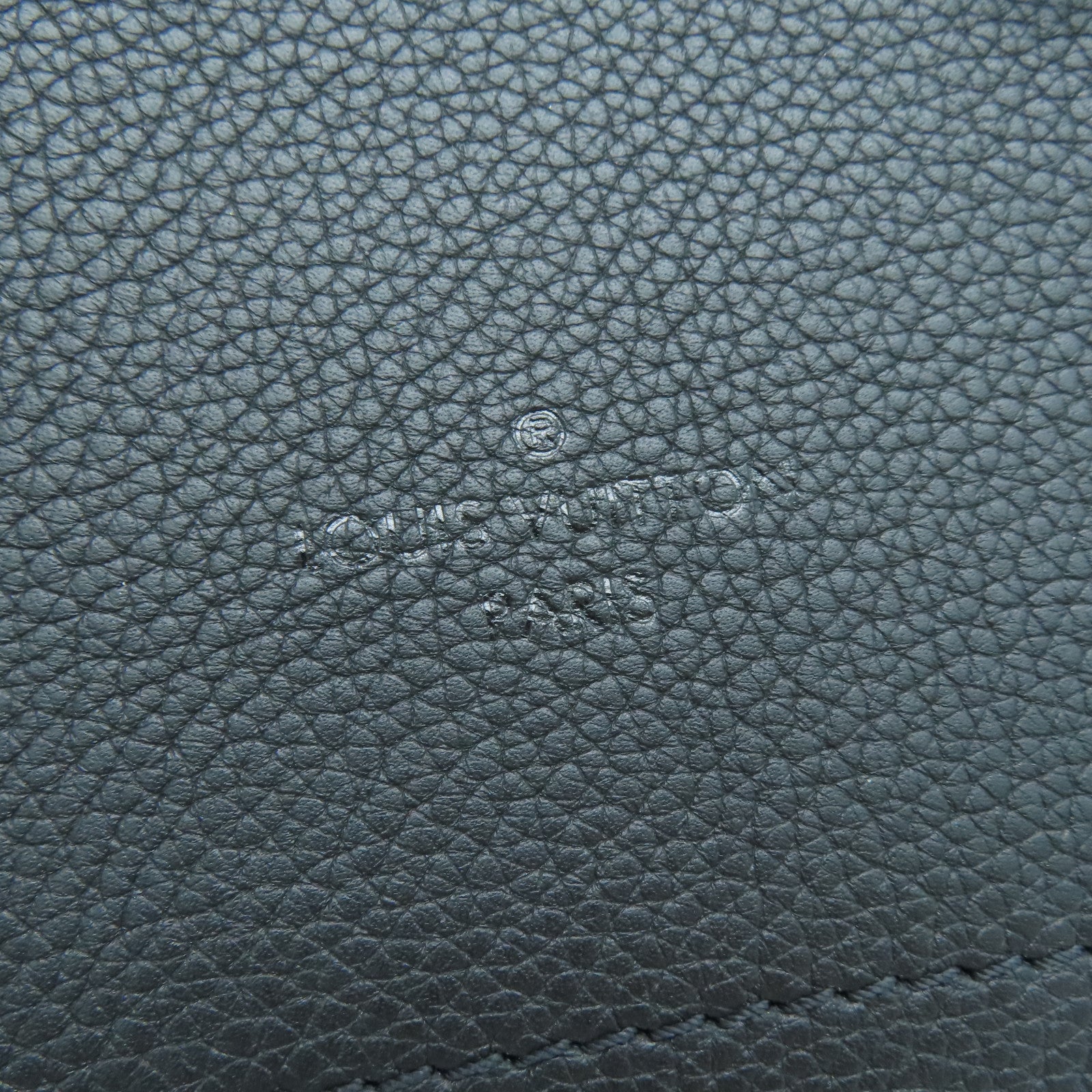 LOUIS VUITTON 牛皮皮革Lockme Ever BB银扣手挽肩背两用袋黑色