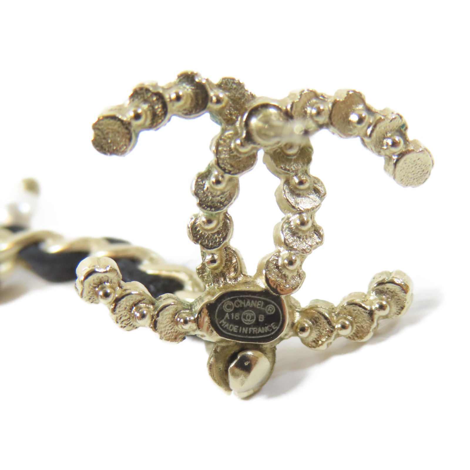 CHANEL 皮革/金屬Pierced Earring耳環黑色/金色