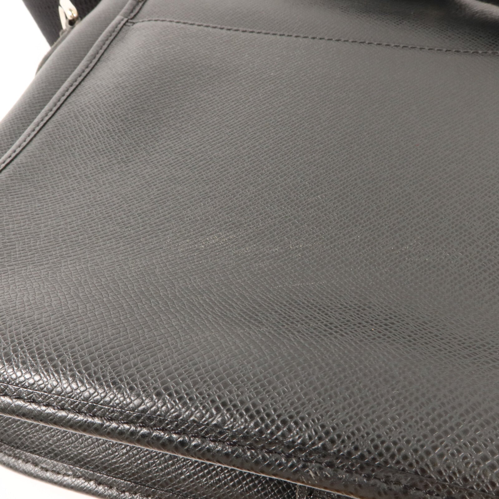 LOUIS VUITTON Taiga Andrei肩背袋