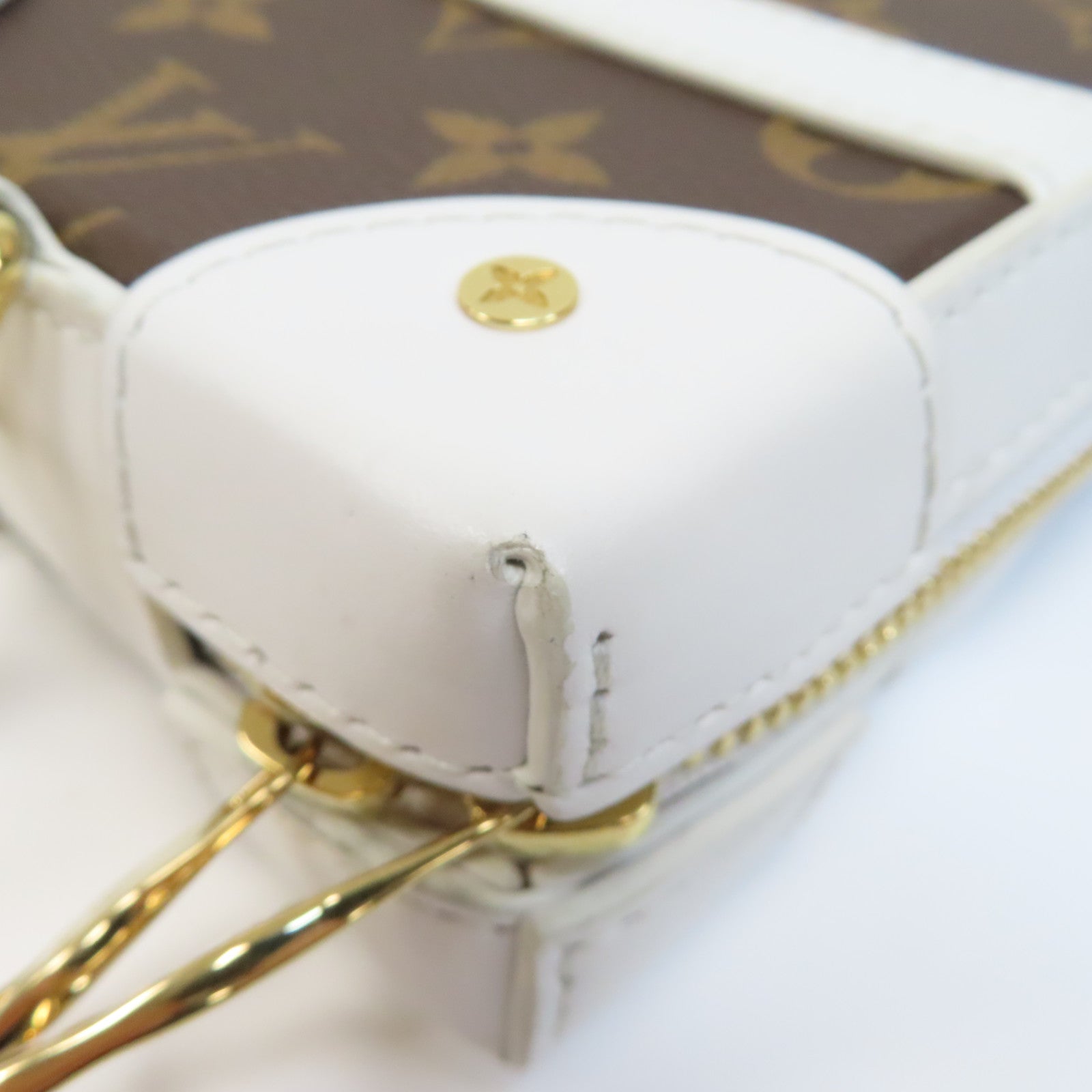 LOUIS VUITTON 【激減優惠】Monogram/皮革LVxNBA Soft Trunk金扣肩背袋啡色/白色