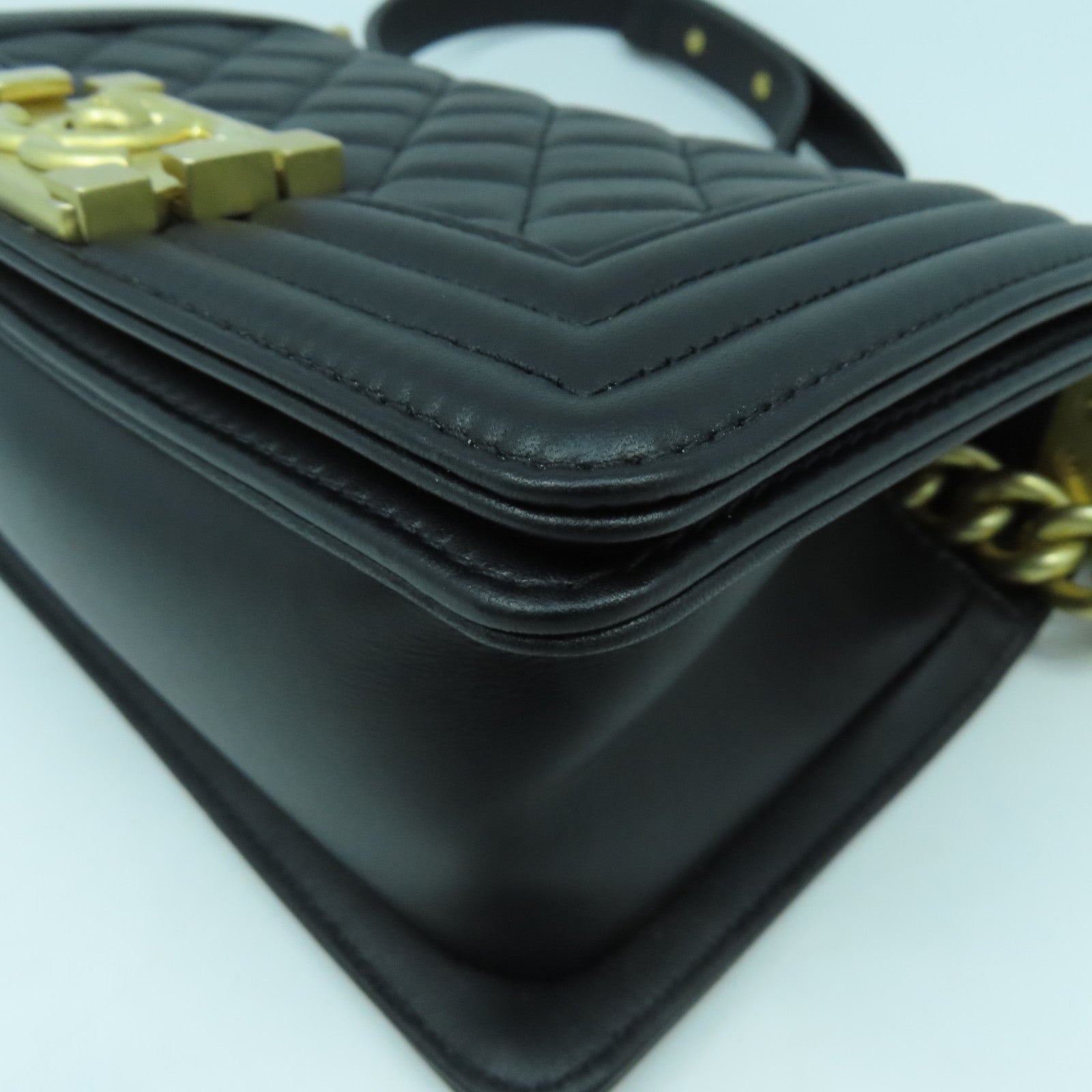 CHANEL 【激減優惠】菱格牛皮皮革Boy 20cm金扣鏈帶肩背袋黑色