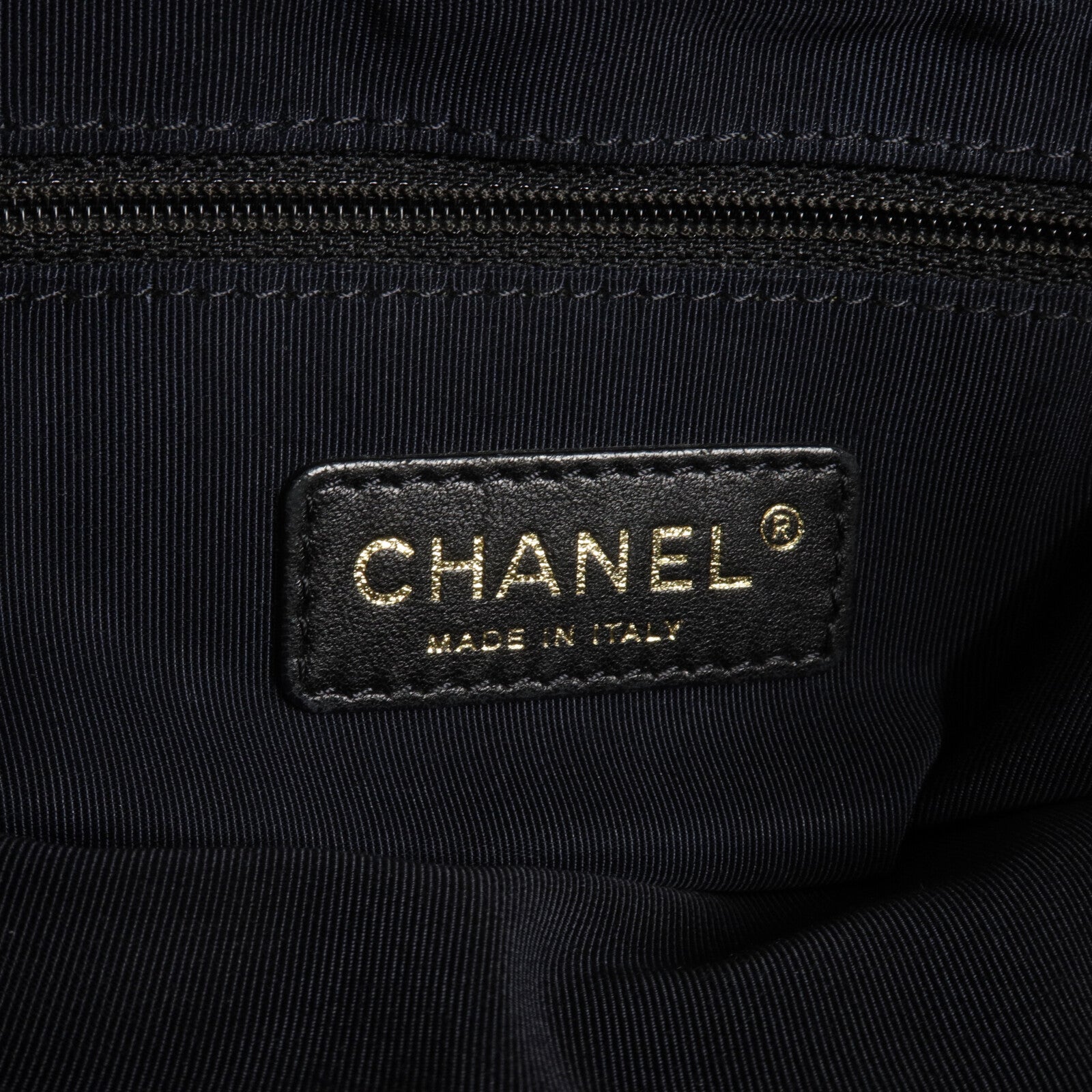 CHANEL 牛皮皮革Chain Me Tote鏈帶肩背袋/手挽袋
