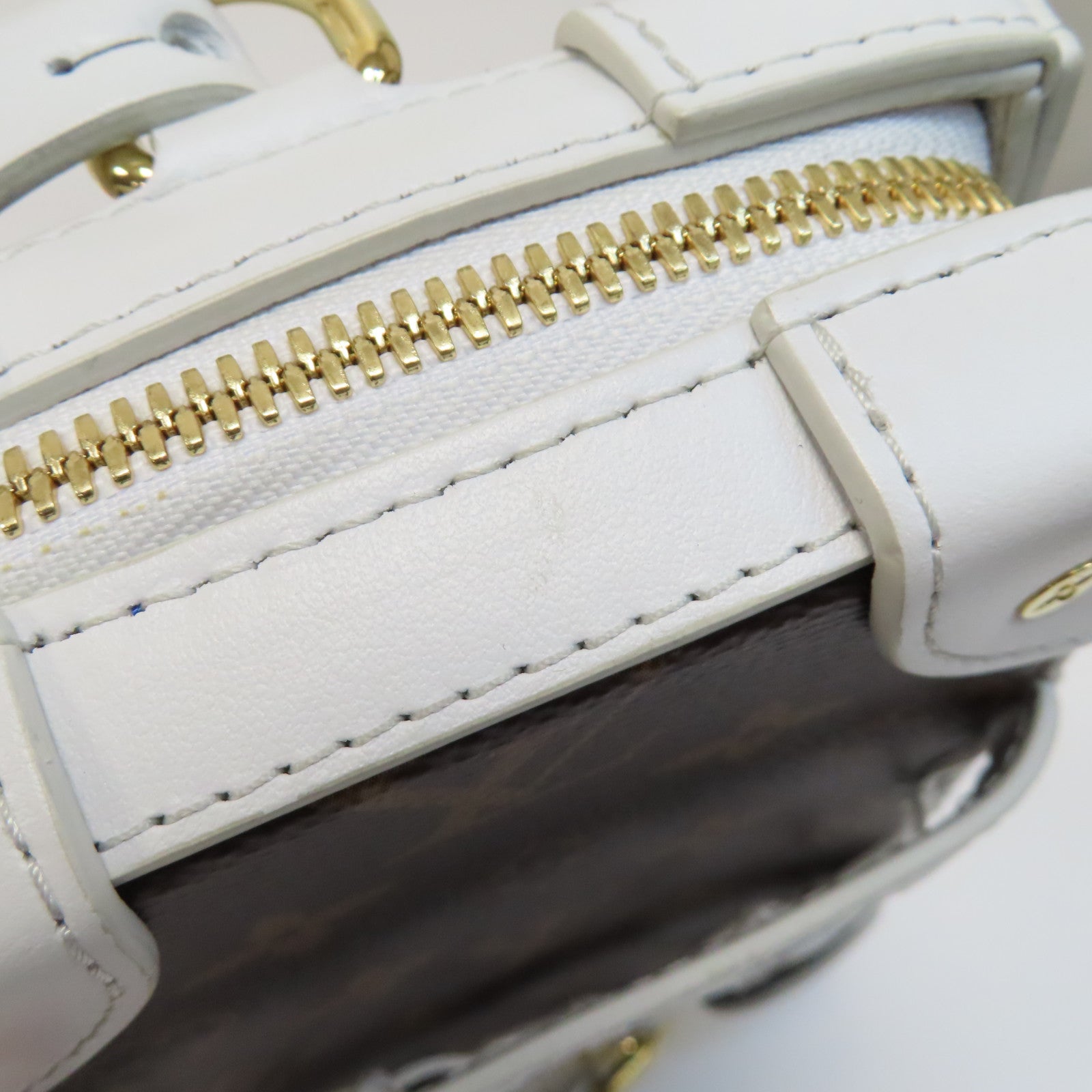LOUIS VUITTON 【激減優惠】Monogram/皮革LVxNBA Soft Trunk金扣肩背袋啡色/白色