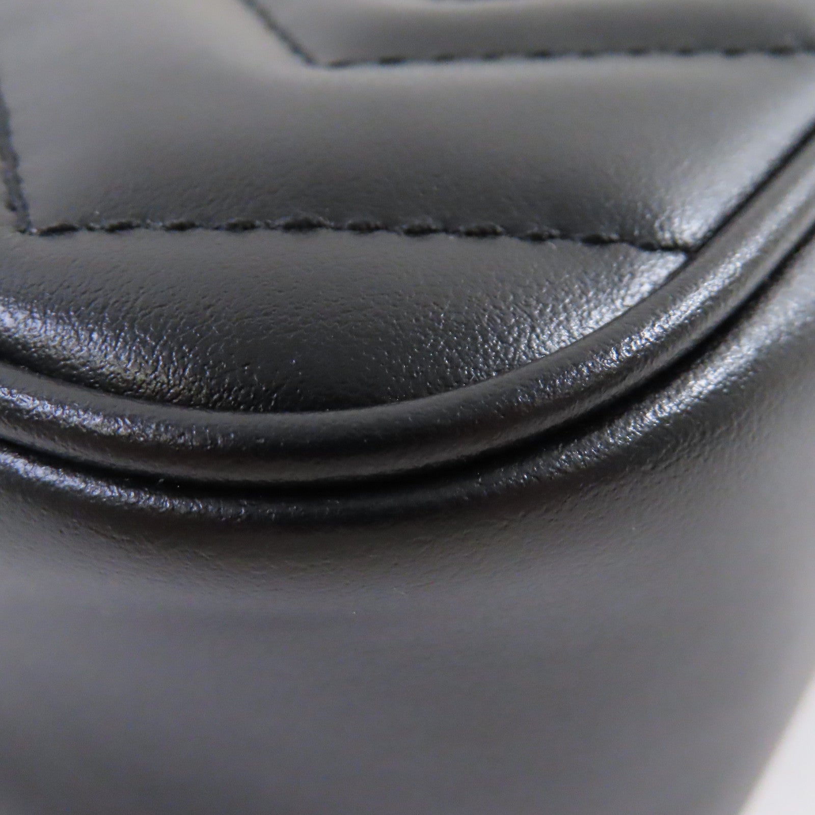 GUCCI Chevron皮革GG Marmont Mini Camera Bag金扣肩背袋黑色