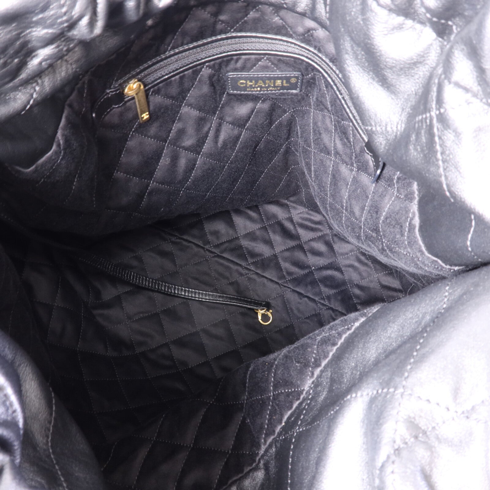 CHANEL 牛皮皮革Chanel 22 Medium金扣鏈帶肩背袋