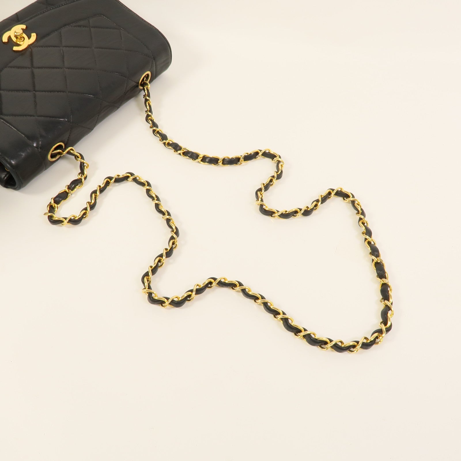 CHANEL 羊皮皮革Vintage Diana鏈帶肩背袋