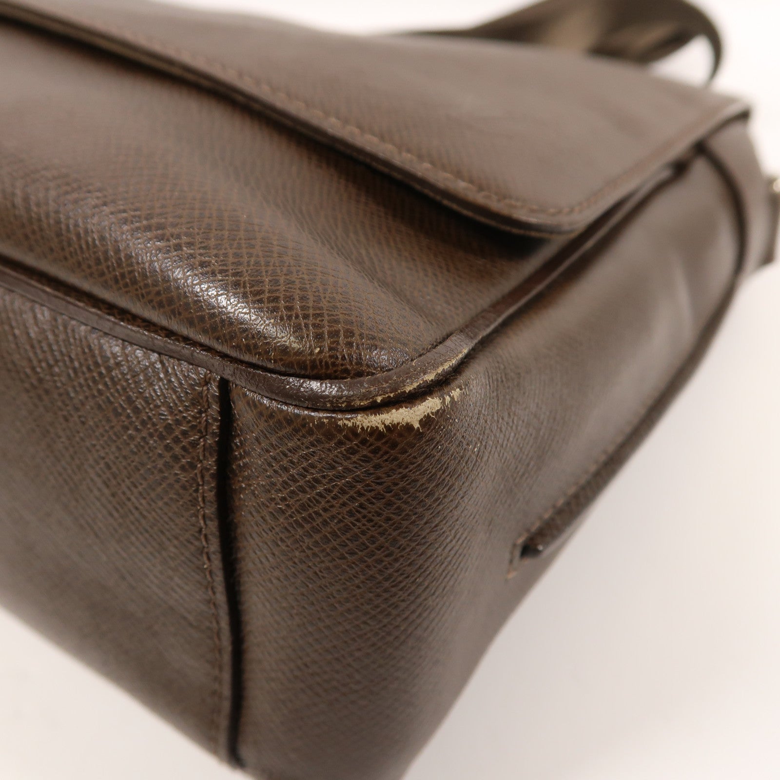 LOUIS VUITTON Taiga Roman PM銀扣肩背袋