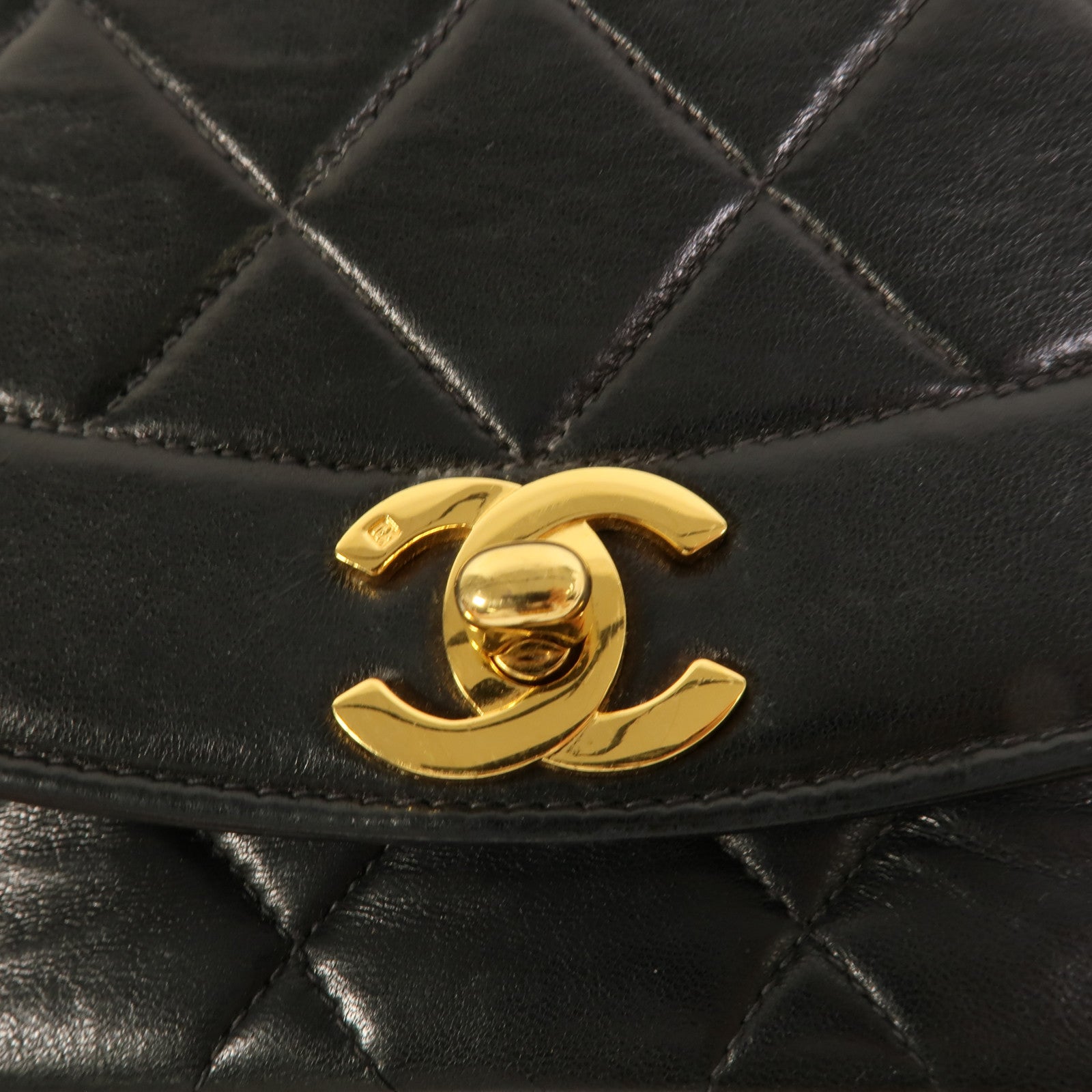 CHANEL 羊皮皮革Vintage Diana鏈帶肩背袋