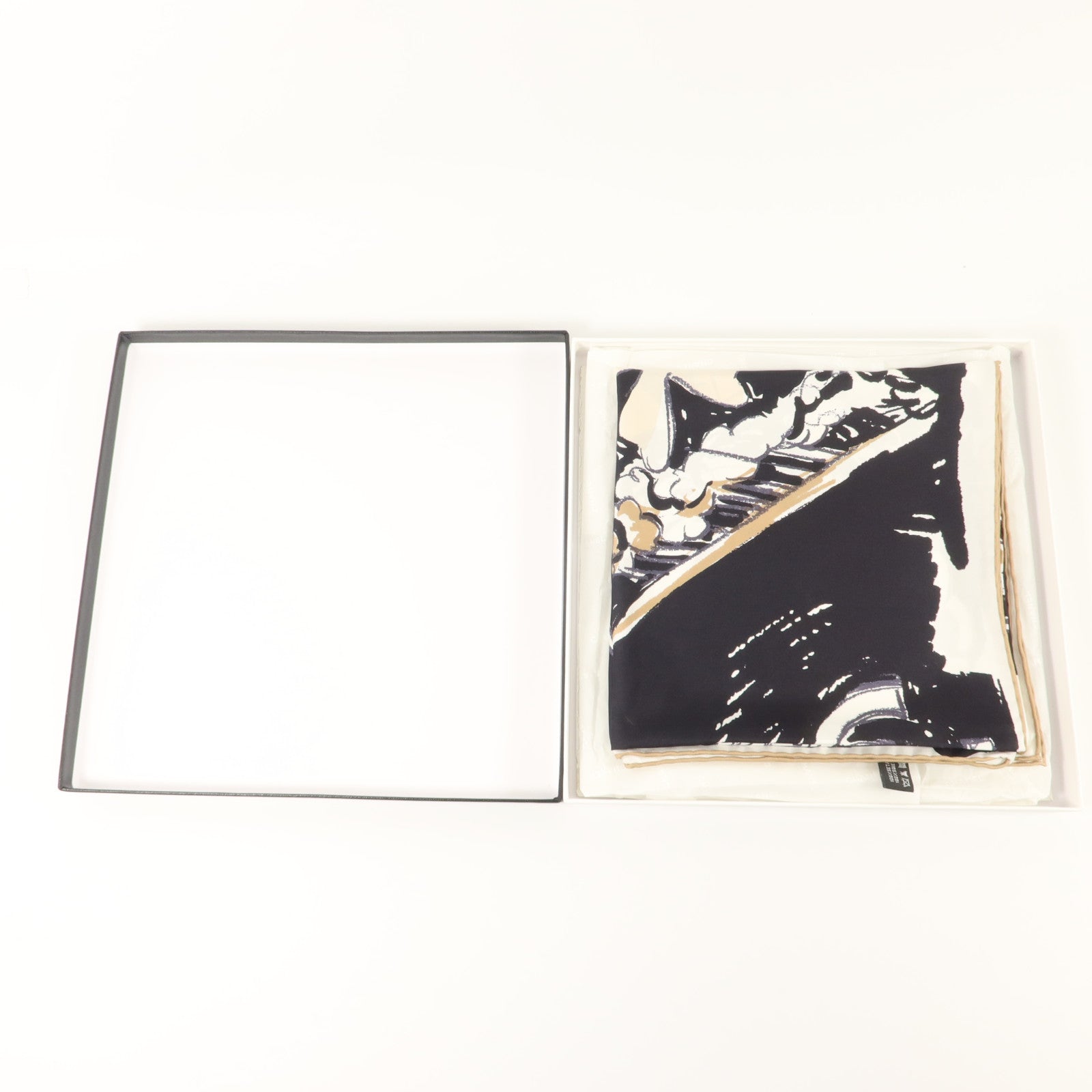 CHANEL 絲質Square Scarf 90x90cm絲巾