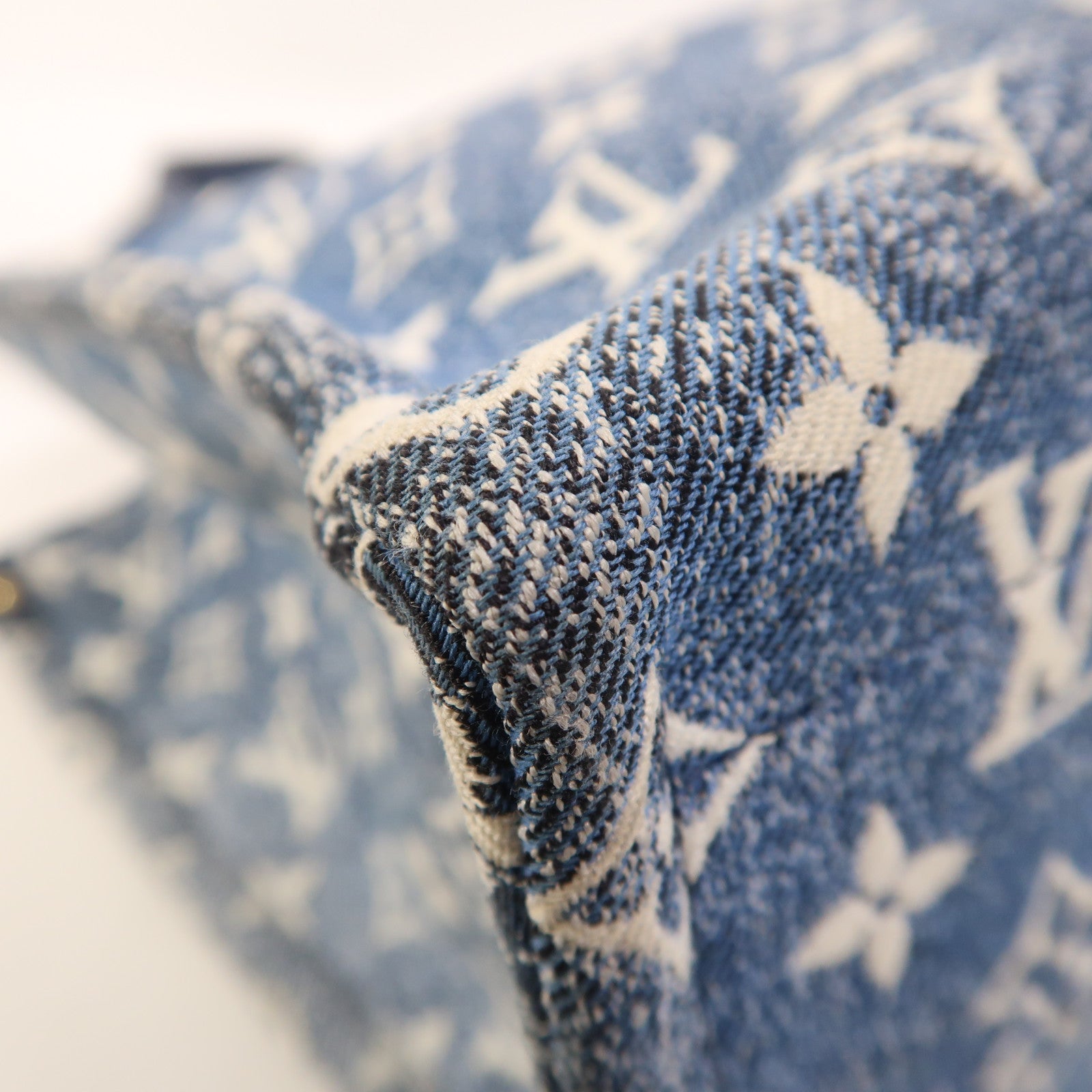LOUIS VUITTON Monogram Denim On The Go MM金扣手挽肩背兩用袋