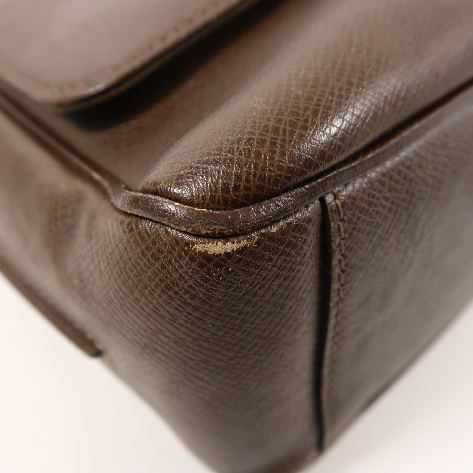 LOUIS VUITTON Taiga Roman PM銀扣肩背袋