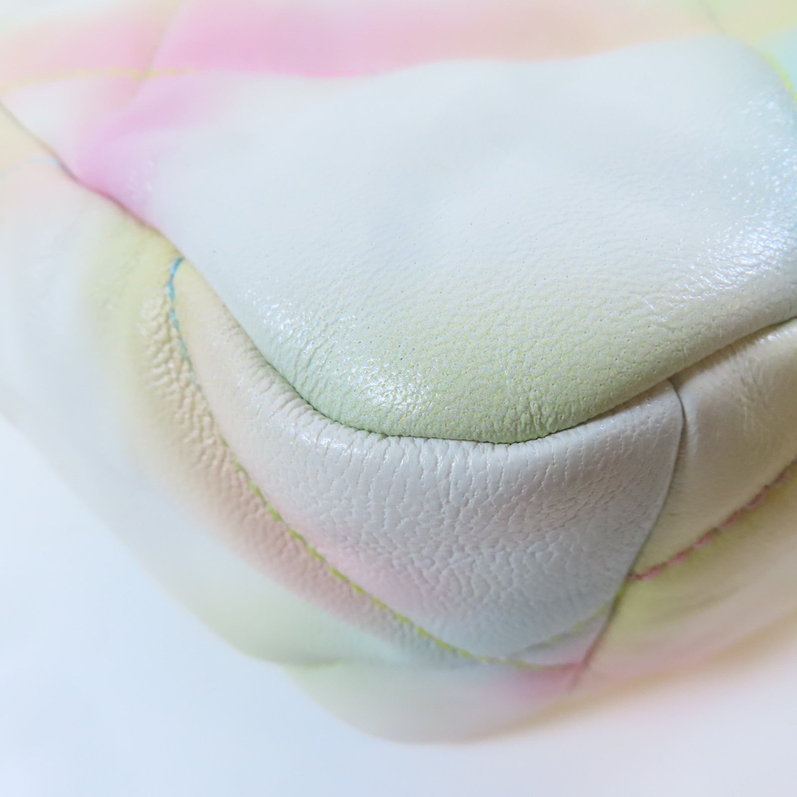 CHANEL 【激減優惠】菱格羊皮皮革Chanel 19金扣手挽肩背兩用袋白色/彩色