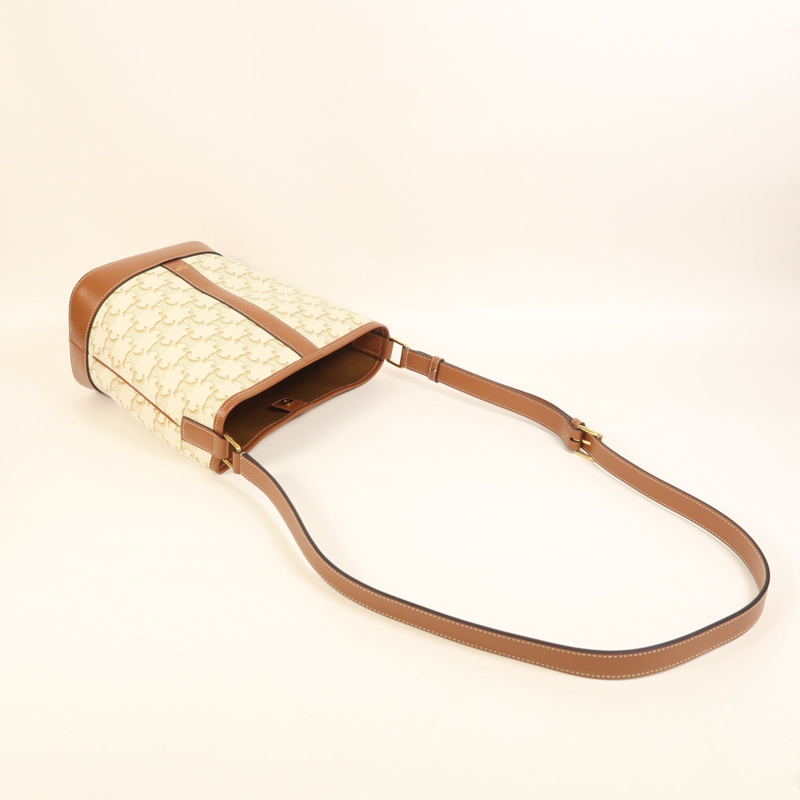 CELINE 塗層帆布Triomphe Bucket金扣肩背袋