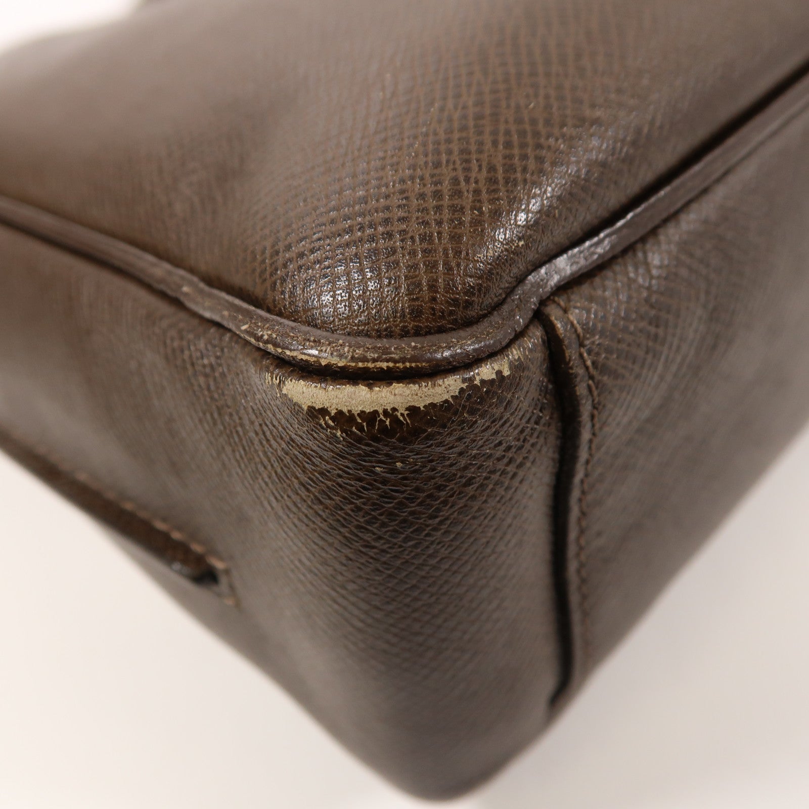 LOUIS VUITTON Taiga Roman PM銀扣肩背袋