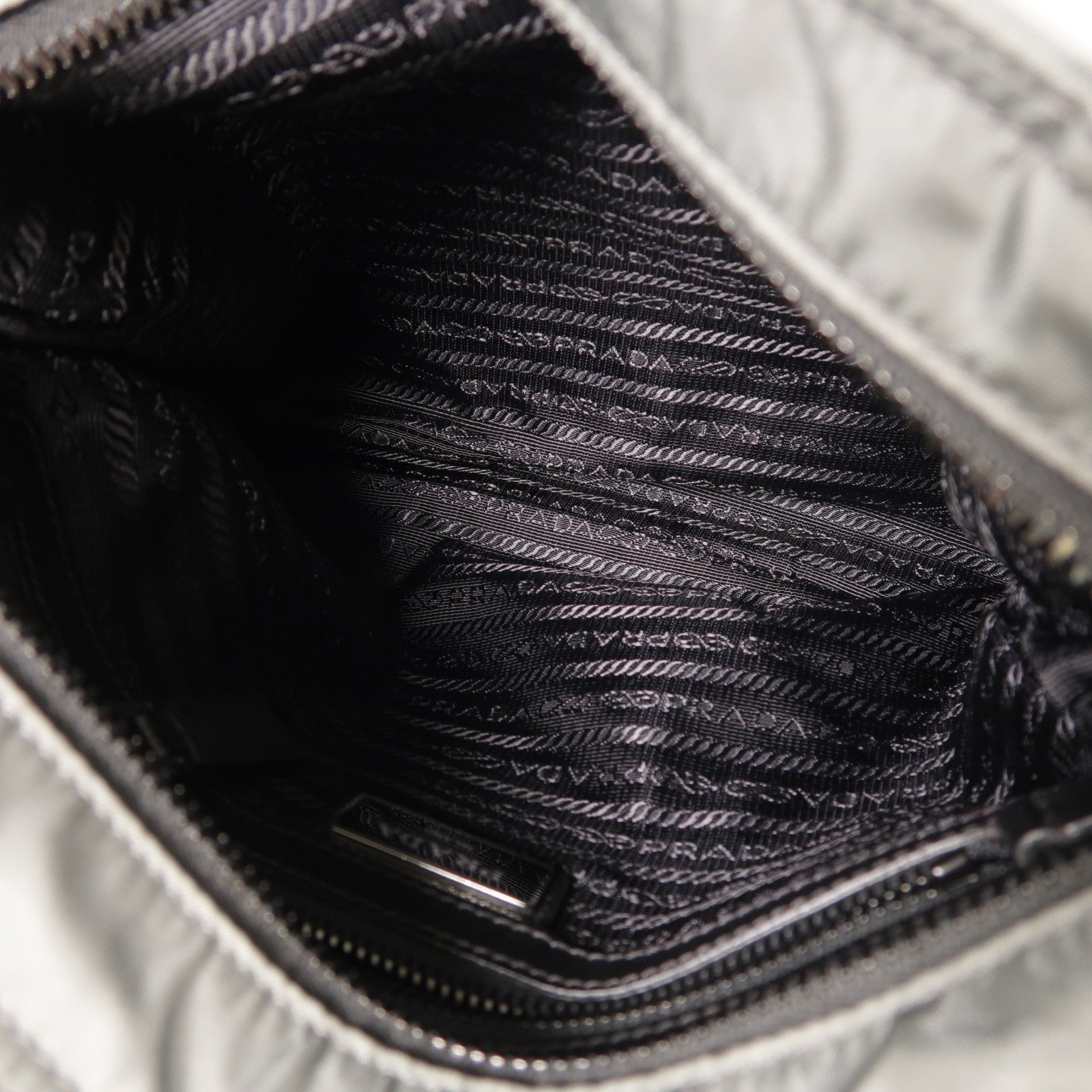 PRADA 尼龍Shoulder Bag銀扣肩背袋