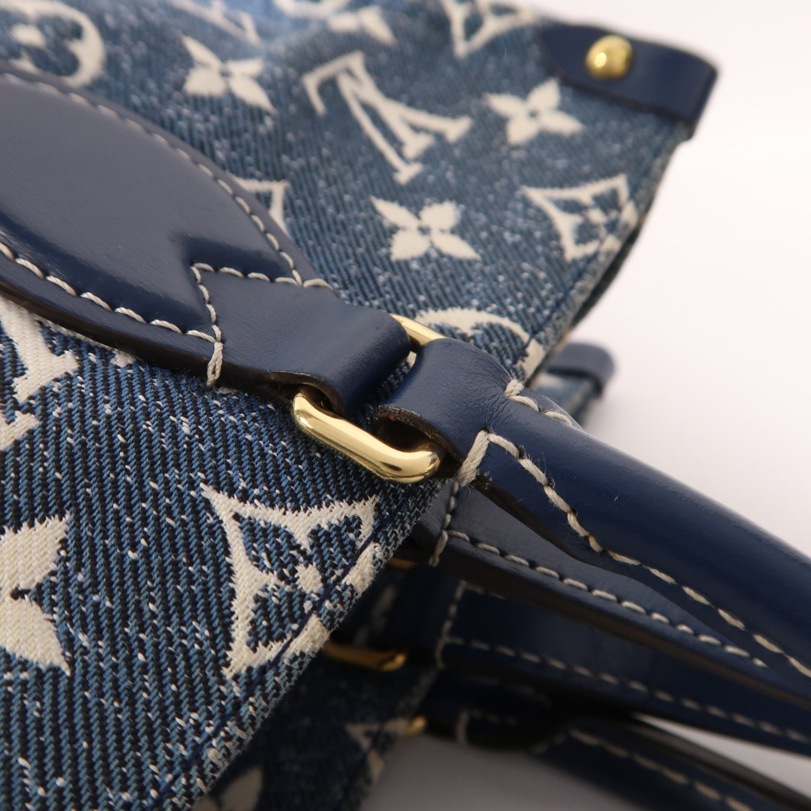 LOUIS VUITTON Monogram Denim On The Go MM金扣手挽肩背兩用袋