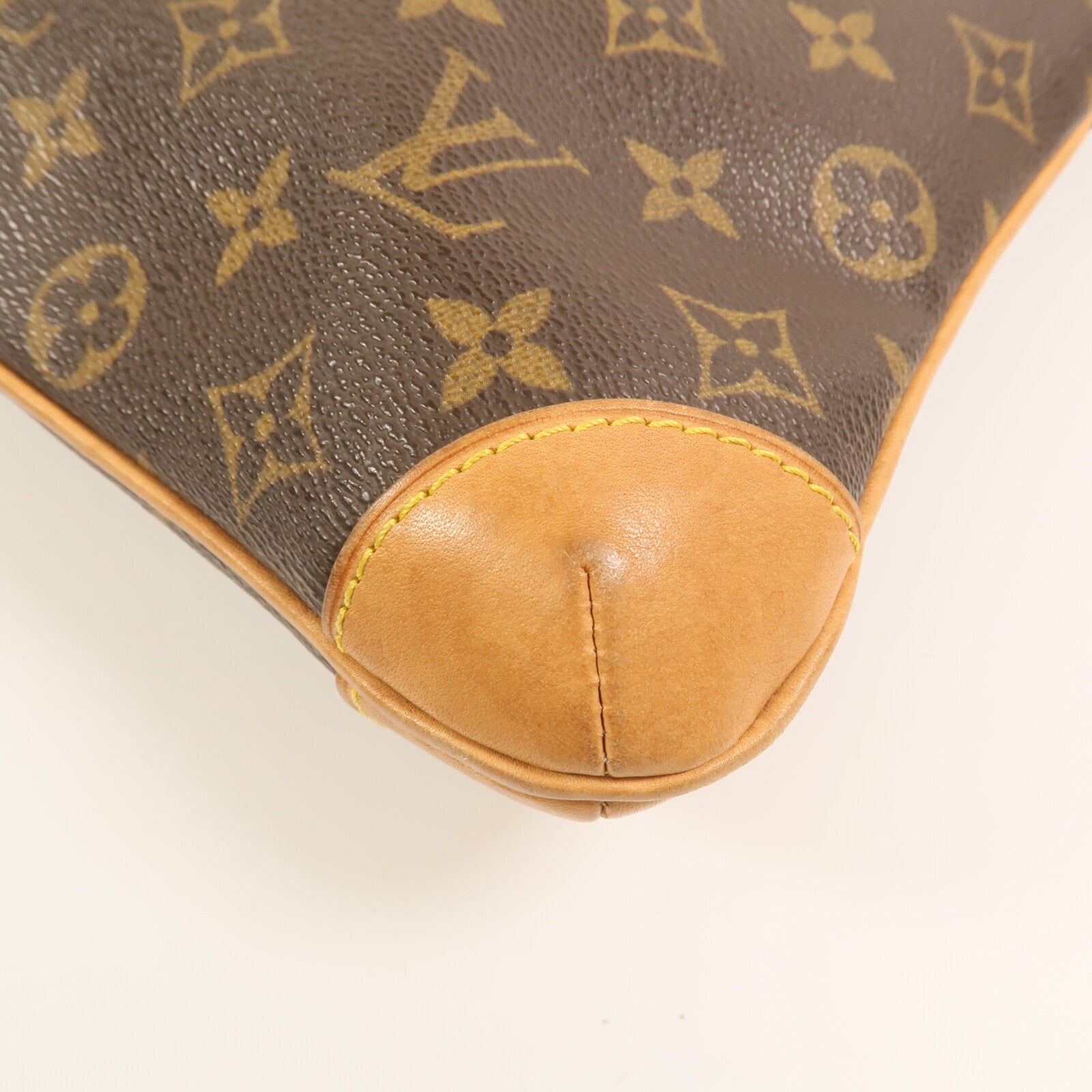 LOUIS VUITTON Monogram Coussin GM金扣肩背袋