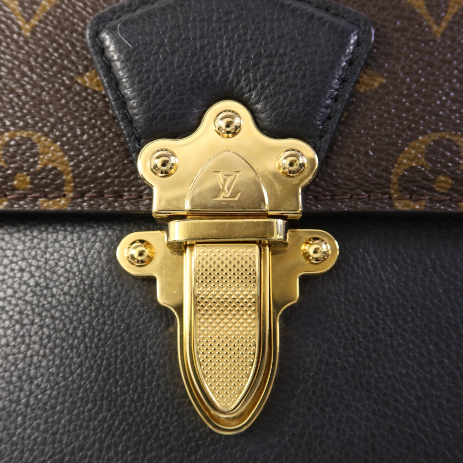 LOUIS VUITTON Monogram Victoire金扣鏈帶肩背袋