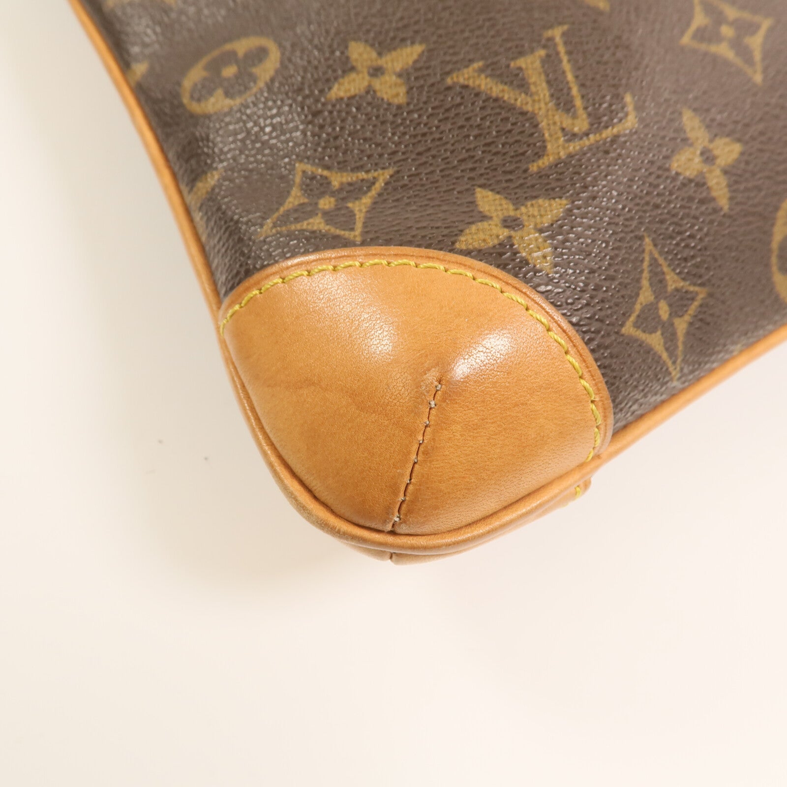 LOUIS VUITTON Monogram Coussin GM金扣肩背袋